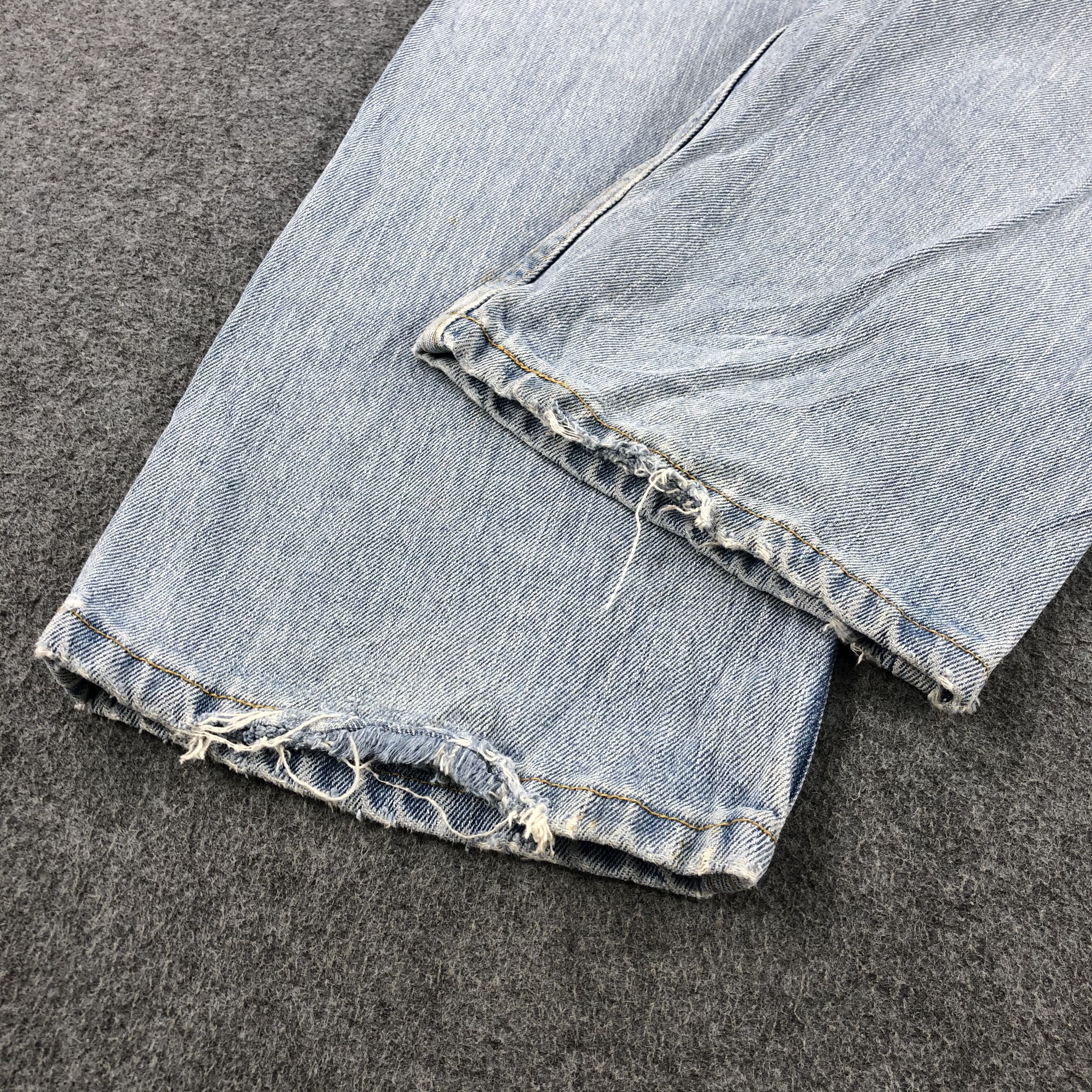 Levi's × Vintage Vintage Light Wash Levis 505 Jeans-JM1944 Size US 39 - 4 Thumbnail