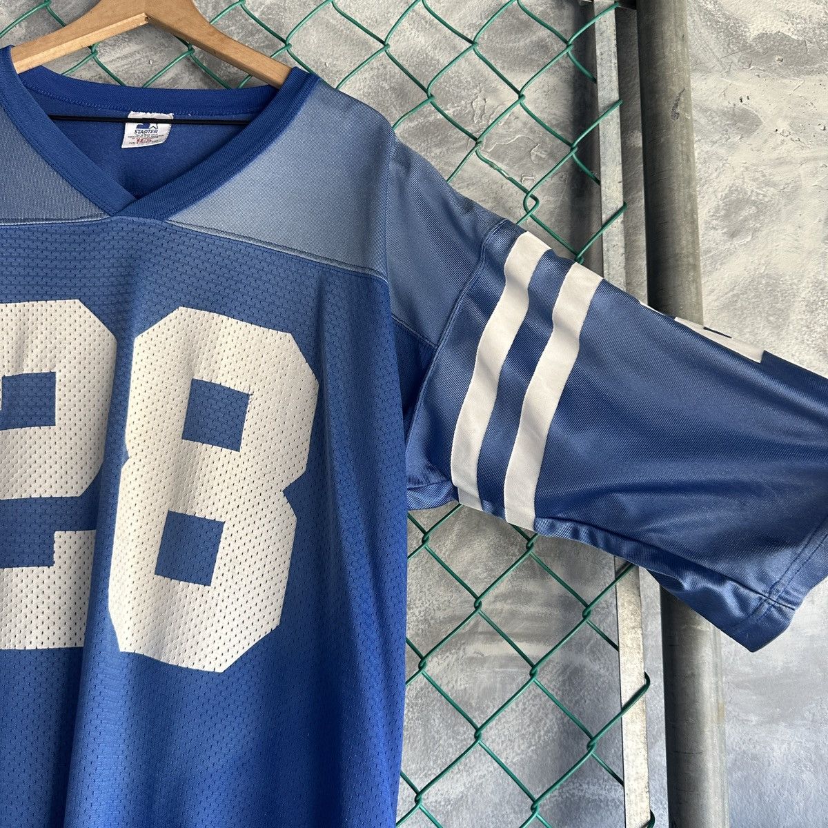 NFL × Vintage Vintage Marshall Faulk #28 Colts NFL Football Jersey Size US XL / EU 56 / 4 - 4 Thumbnail