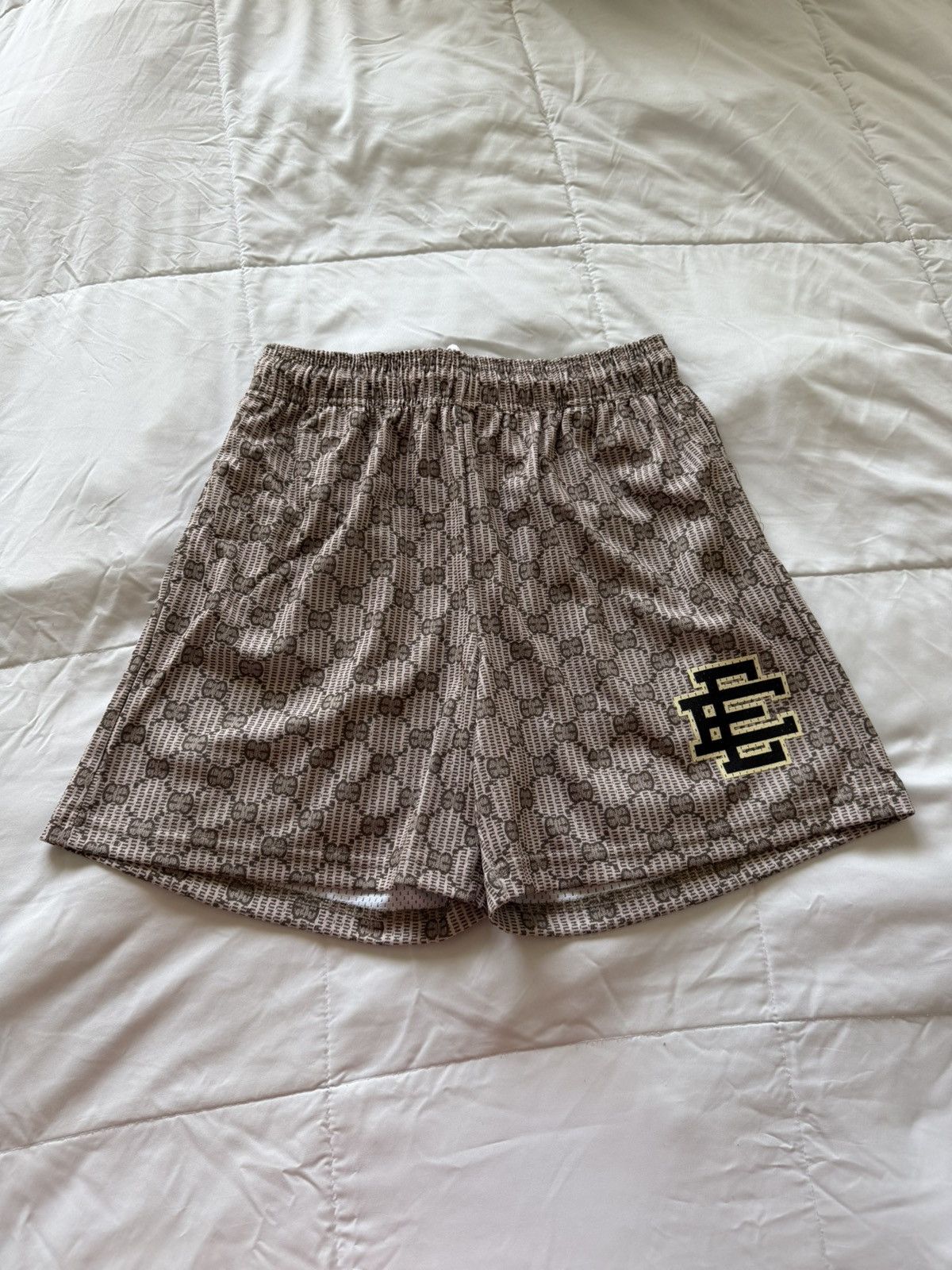 Eric Emanuel Eric Emmanuel Basic Shorts “Beige Print” (Large) Size US 34 / EU 50 - 1 Thumbnail