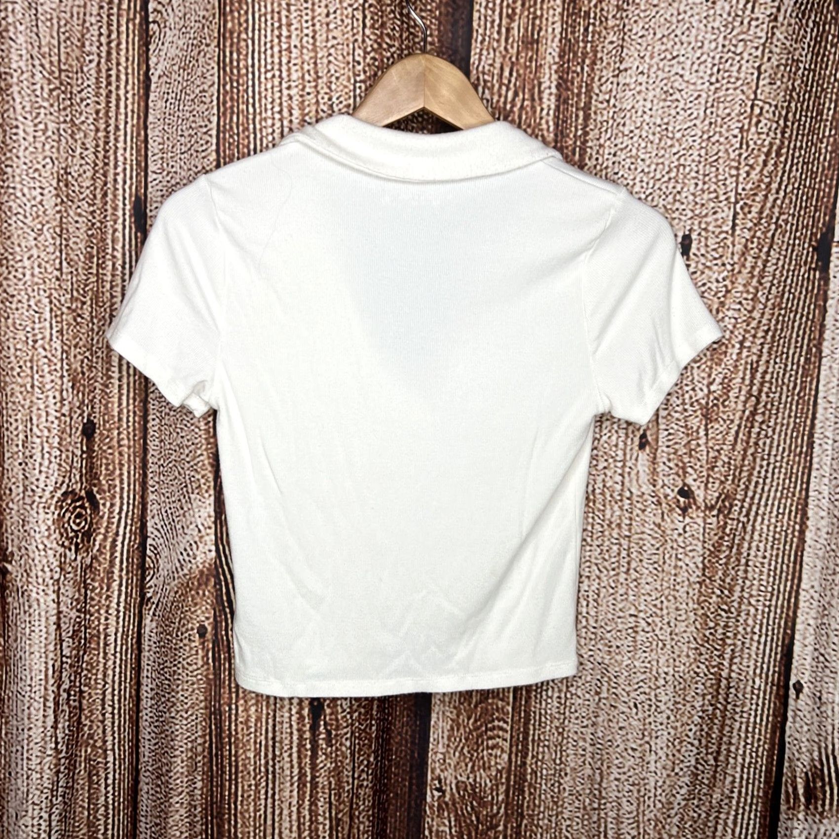 Abercrombie & Fitch Abercrombie & Fitch Shirt Womens Small White A&F Essentials V-Neck Polo Shirt Womens S White V-Neck Polo Size S / US 4 / IT 40 - 3 Thumbnail