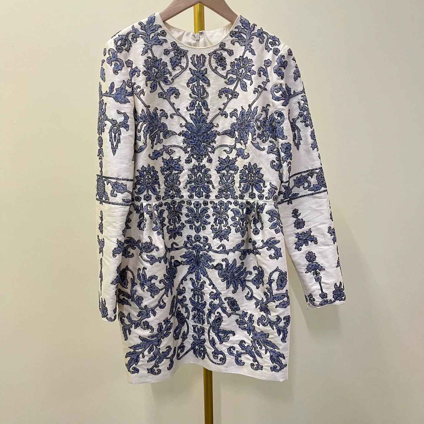 Valentino VALENTINO White Silk Embroidered Dress Size M / US 6-8 / IT 42-44 - 1 Thumbnail