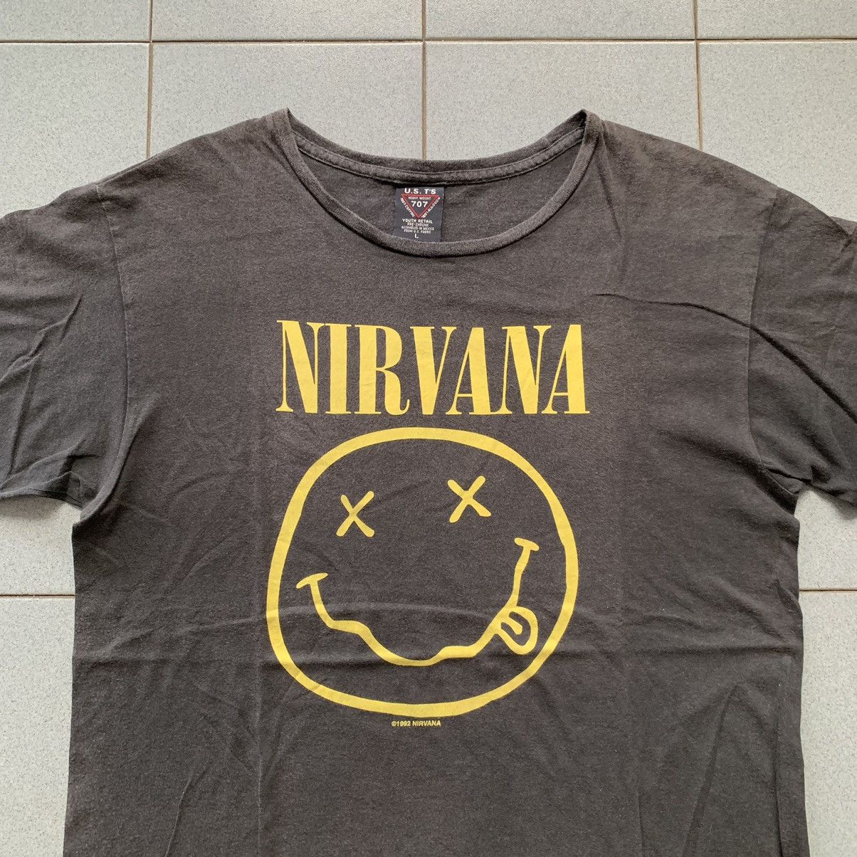 Band Tees × Vintage Vintage 90s Nirvana Smiley Band Tees Size US L / EU 52-54 / 3 - 2 Thumbnail