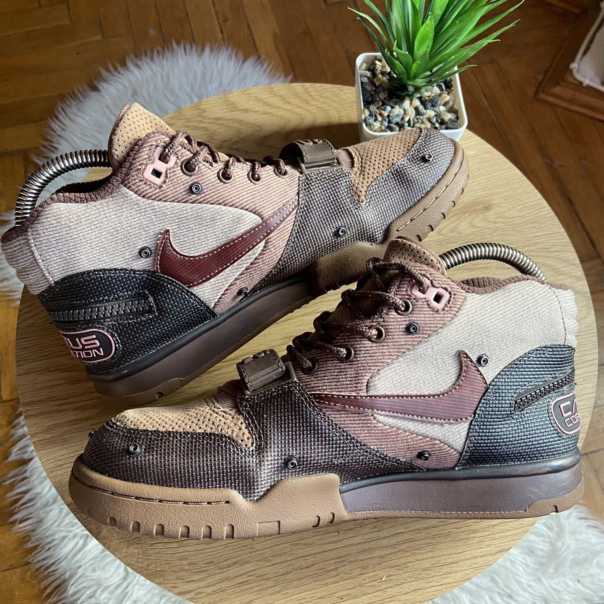 Nike × Travis Scott Nike x Travis Scott Air Trainer 1 SP Wheat Size US 7 / EU 40 - 9 Thumbnail