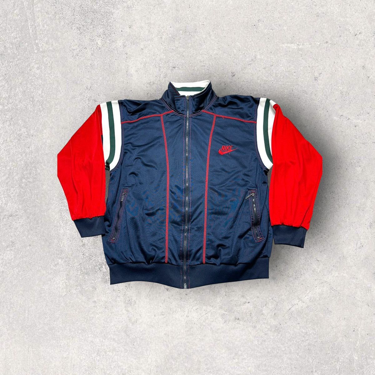 Vintage Vintage Nike jacket Size US L / EU 52-54 / 3 - 1 Thumbnail