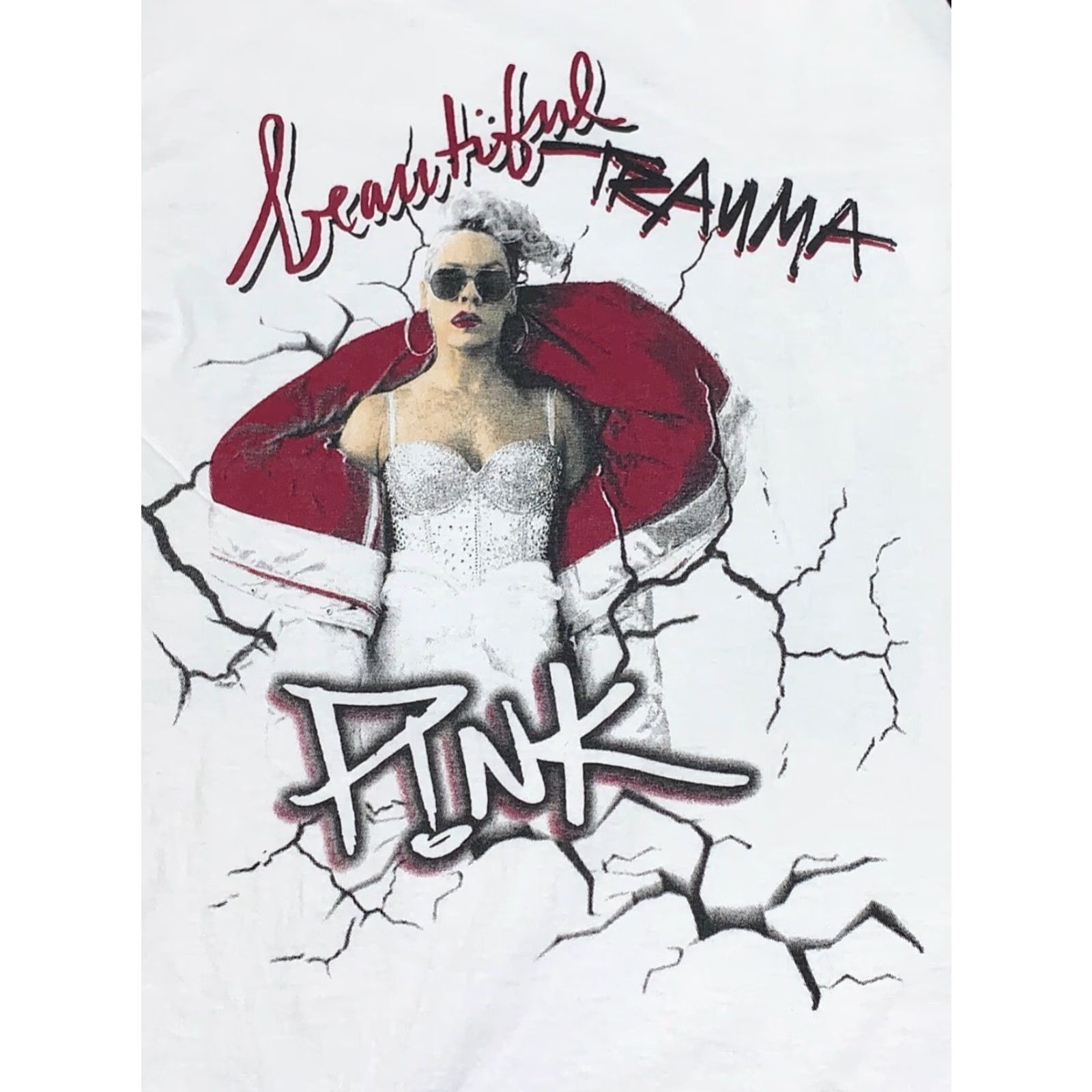 Vintage Sun a Pink Beautiful Trauma 2018 World Tour Shirt S 3/4 Sleeve Music Rock Pop Unisex Adults T-Shirt Pink S 2018 Tour Shirt Mens Womens Girls Boys Size US S / EU 44-46 / 1 - 2 Thumbnail