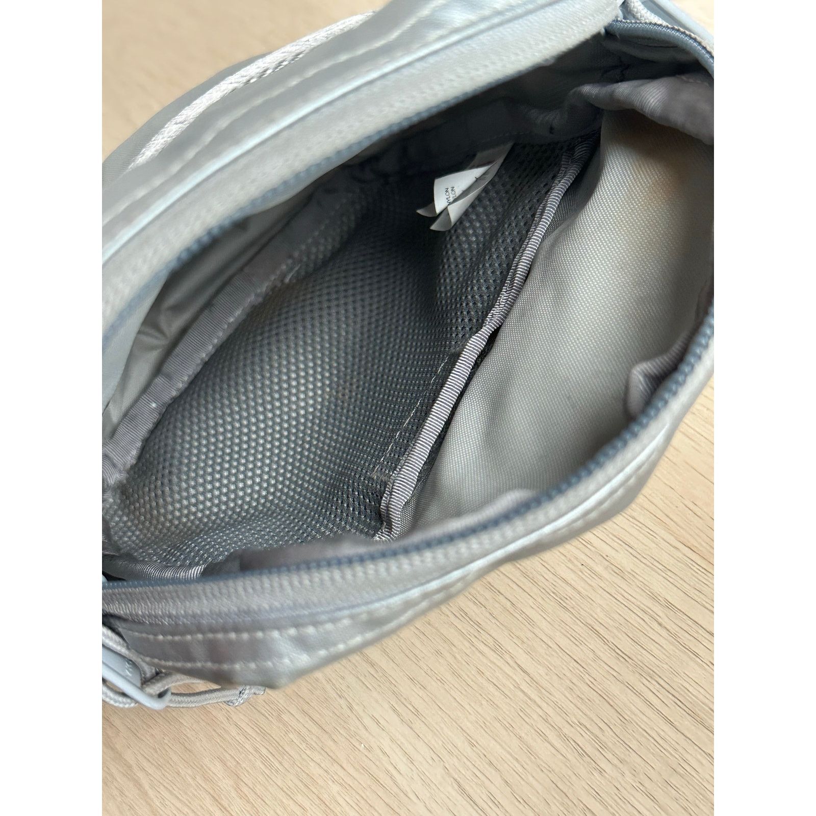 Supreme Supreme Silver Shoulder Bag (FW22) - Mint Size ONE SIZE - 7 Thumbnail