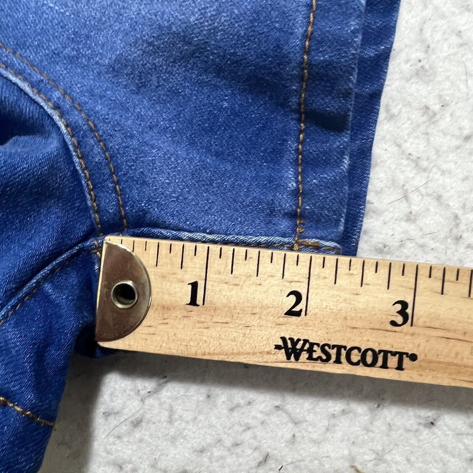 Billabong Billabong 27 Mid Rise Denim 2” Inseam Jean Shorts Blue Size 27" / US 4 / IT 40 - 11 Thumbnail