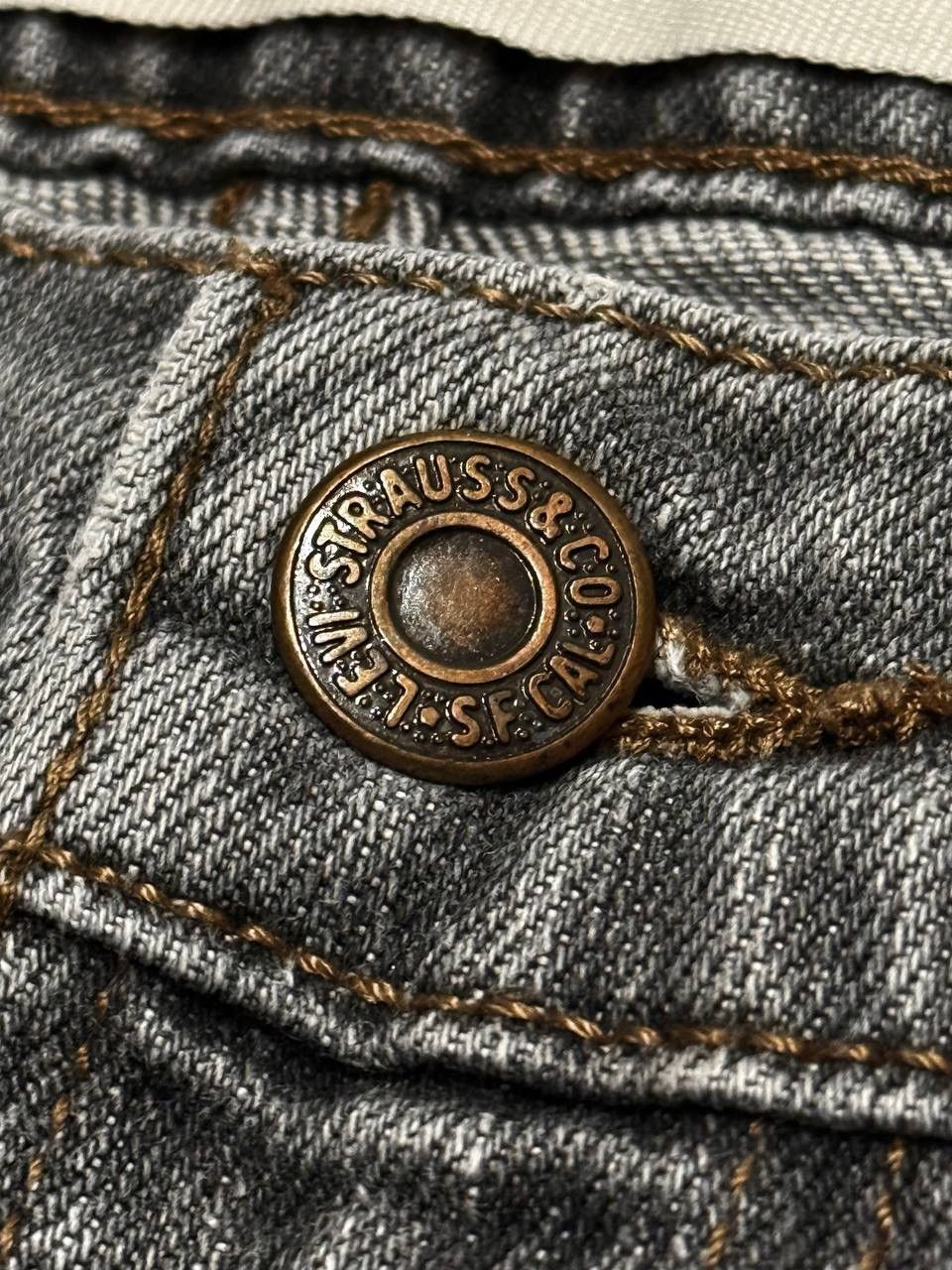 Levi's Levis Low BootCut Distressed Denim Size US 33 - 6 Thumbnail