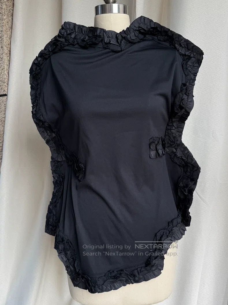Comme des Garcons Comme Des Garcons Asymmetrical Hem Top Size XS / US 0-2 / IT 36-38 - 1 Thumbnail
