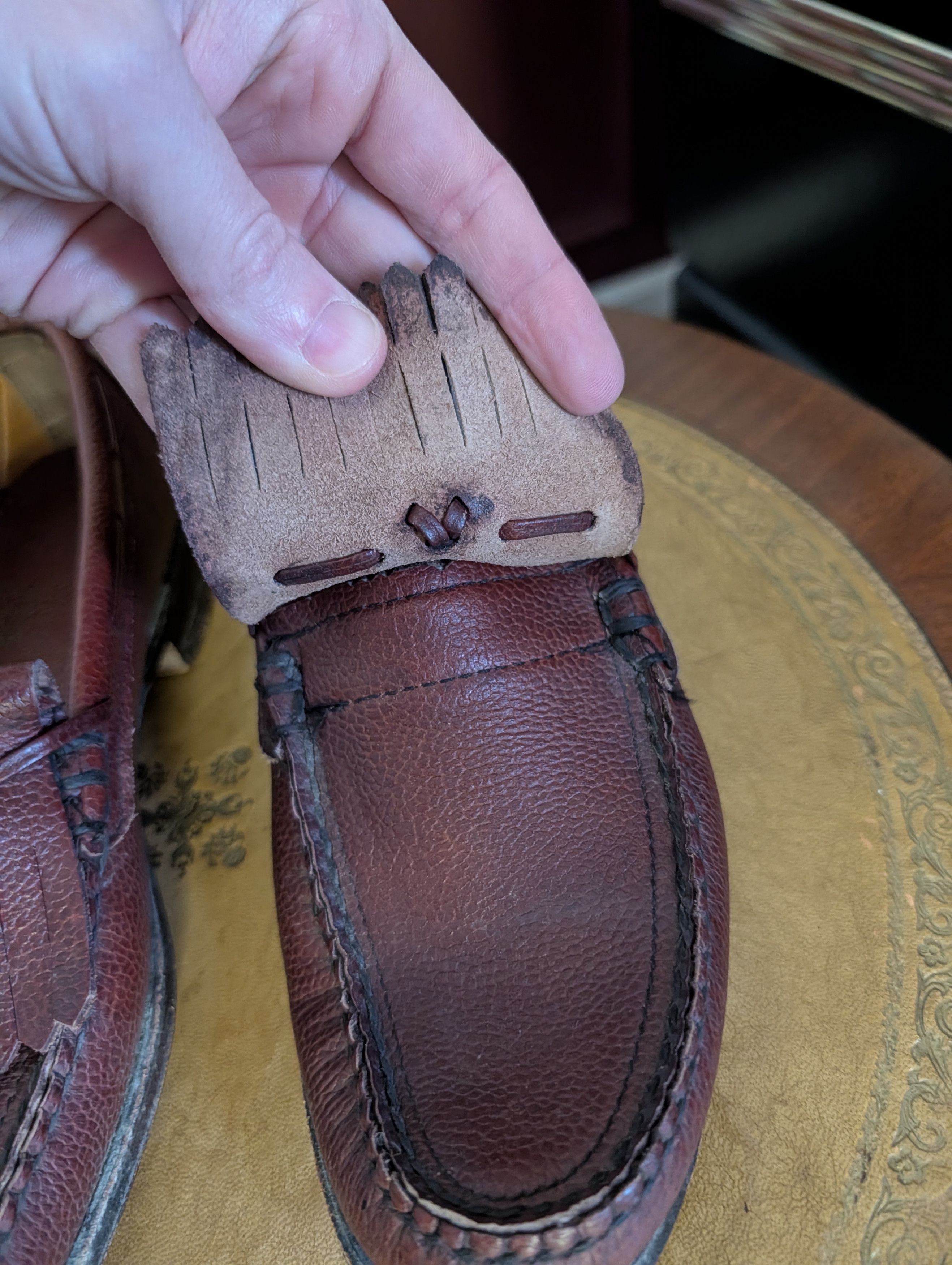 Chester Barrie Vtg burgundy pebbled leather hand sews moccasin loafers Size US 7 / EU 40 - 5 Thumbnail