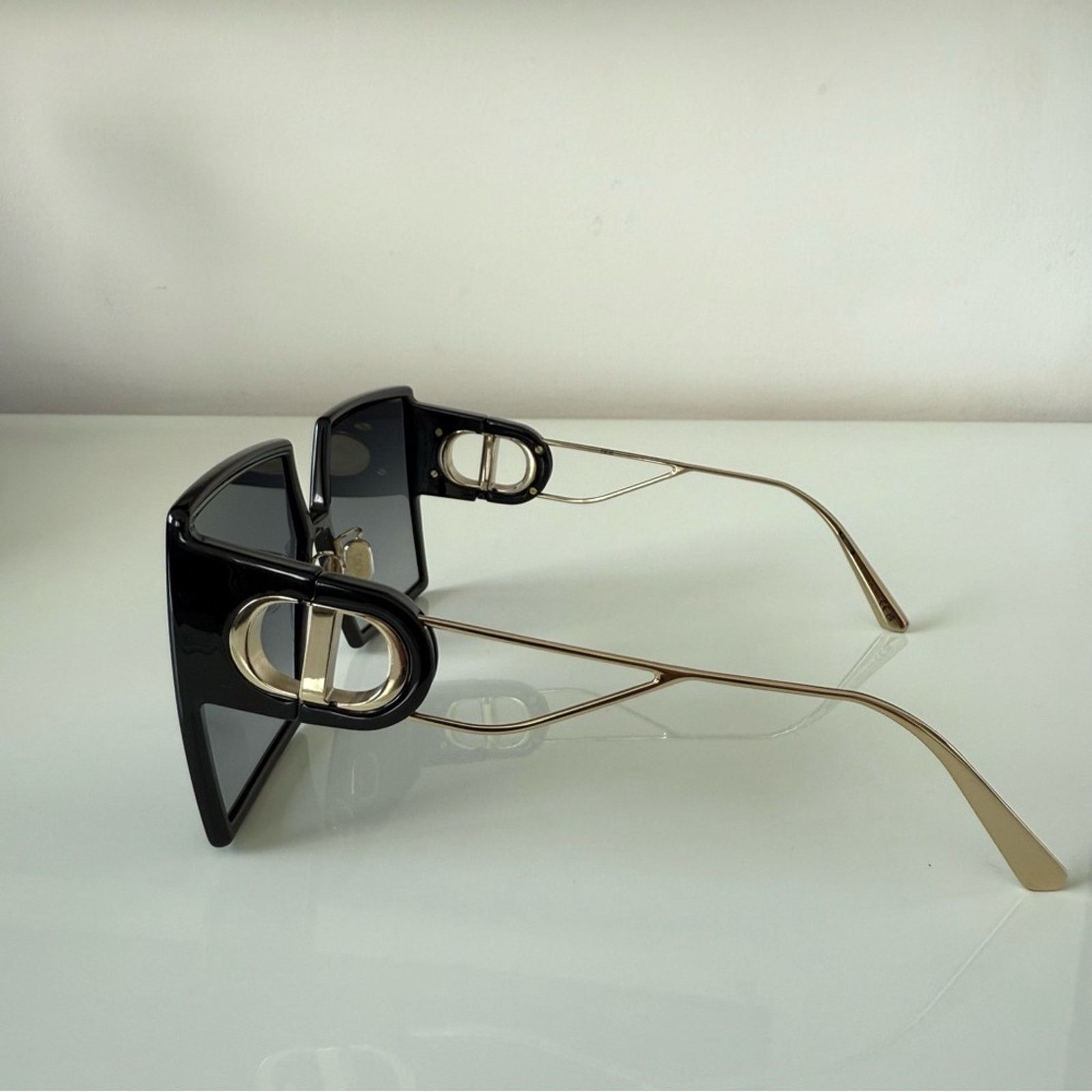 Dior NEW!!! CHRISTIAN DIOR Sunglasses 30Montaigne SU 12A1 630$ Size ONE SIZE - 7 Thumbnail