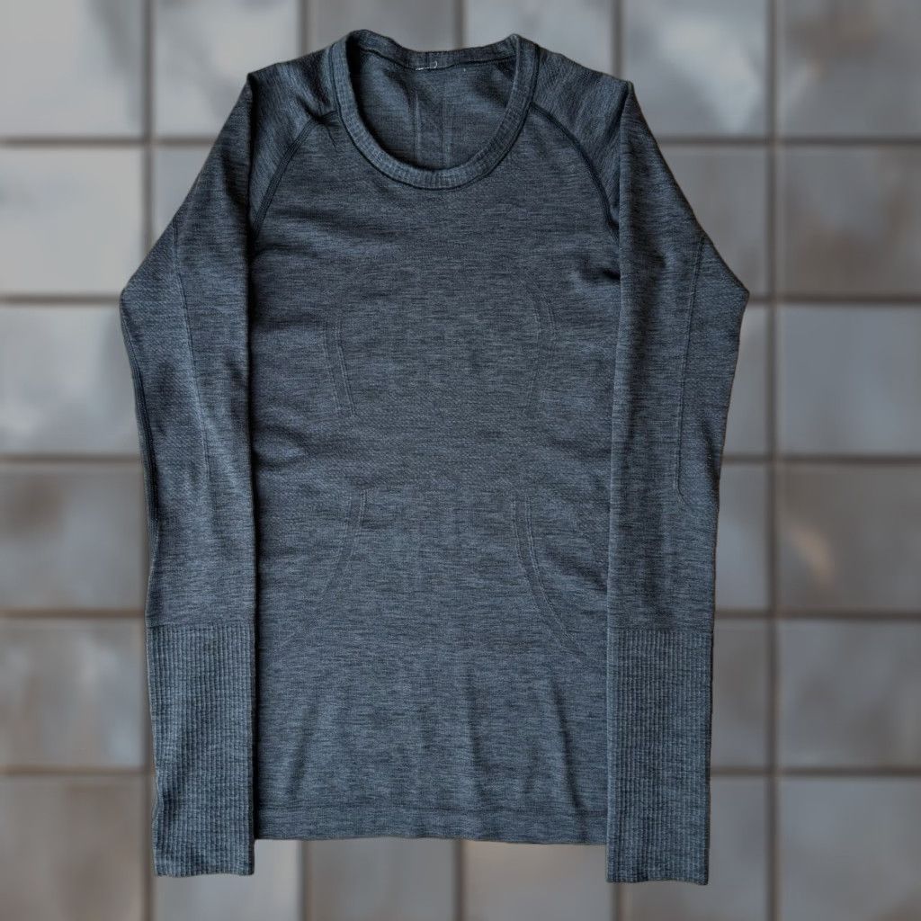 Lululemon Lululemon Metal Vent Shirt 4 Gray Yoga Long Sleeve Athleisure Summer Shirt Womens Size S / US 4 / IT 40 - 1 Thumbnail
