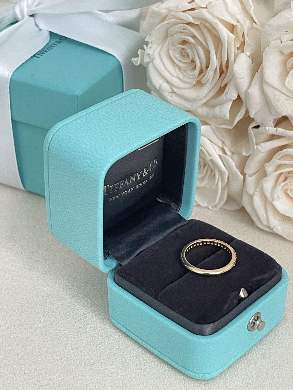 Tiffany & Co. Tiffany Soleste Half Eternity Ring YG Dia 4.5 NEW $3,200 Size ONE SIZE - 9 Thumbnail