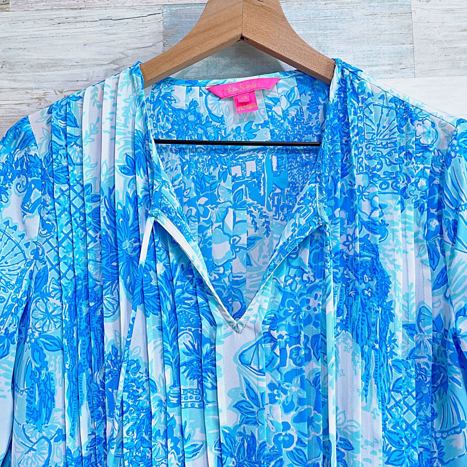 Lilly Pulitzer Lilly Pulitzer Marilina Pintucked Tunic Top Blue Paisley XS Size XS / US 0-2 / IT 36-38 - 2 Thumbnail