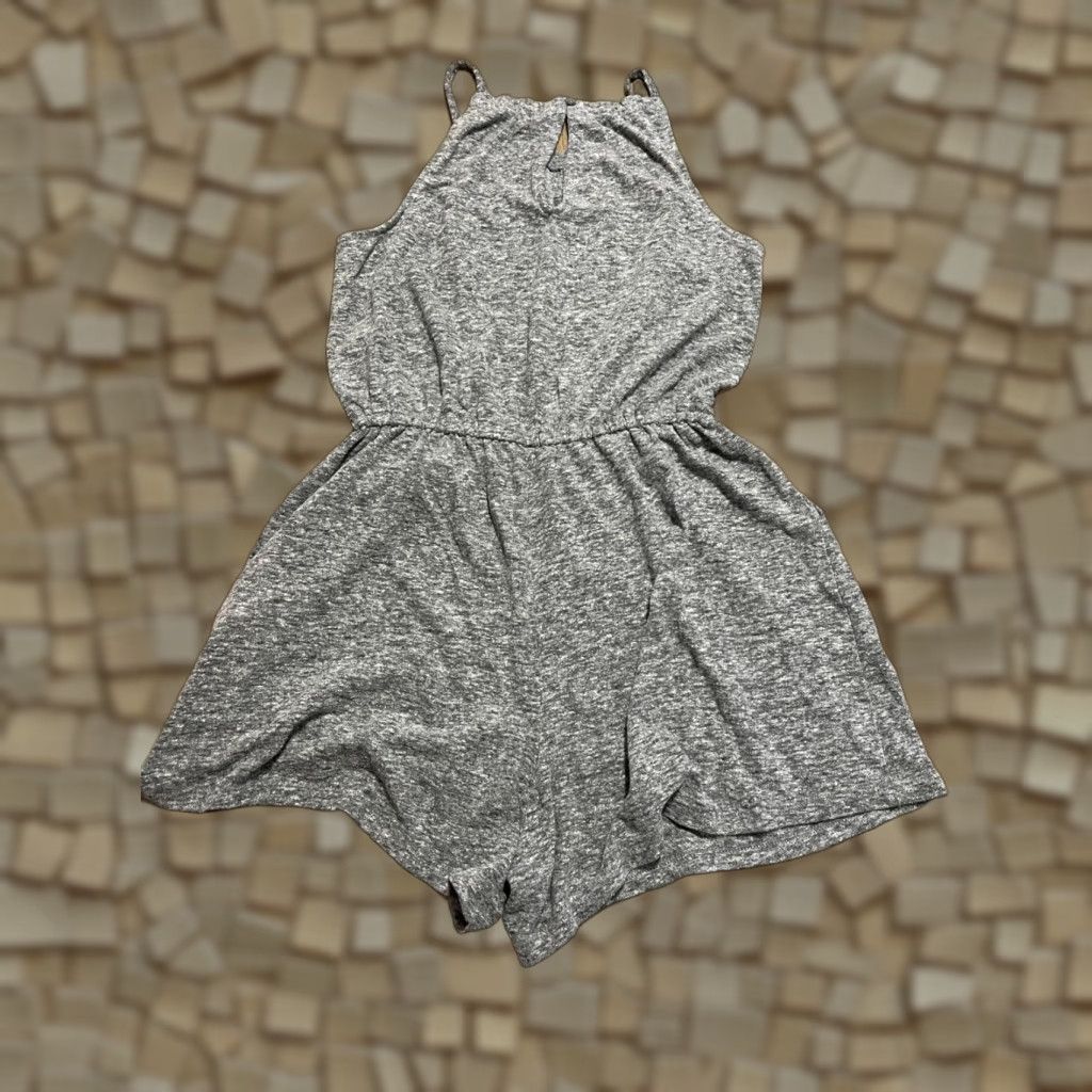 Old Navy Old Navy Romper Women's Size Small Gray Sleeveless One-Piece Casual Summer Spring Fall Modern Romper Womens Size Small Gray Sleeveless Regular Fit Size 28" / US 6 / IT 42 - 1 Thumbnail
