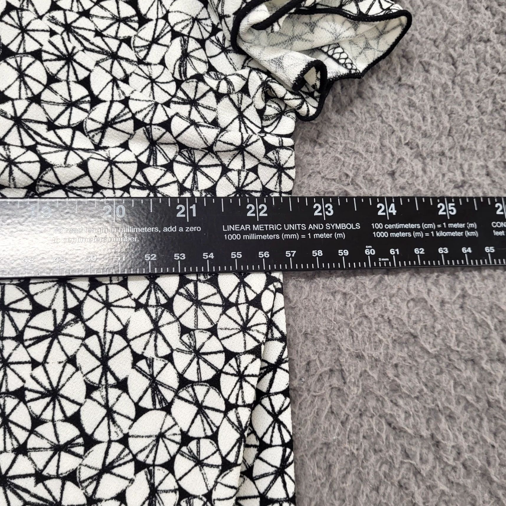 Worthington Worthington Blouse Shirt 1X Womens Plus Black White Stretch Short Sleeve Cap Sleeve Geometric Classic Career Size XL / US 12-14 / IT 48-50 - 7 Thumbnail