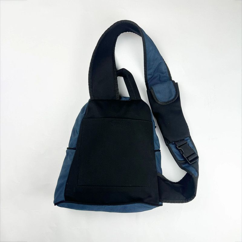 Miu Miu 90s Miu Miu Nylon Sling Rucksack in Navy Size ONE SIZE - 5 Thumbnail