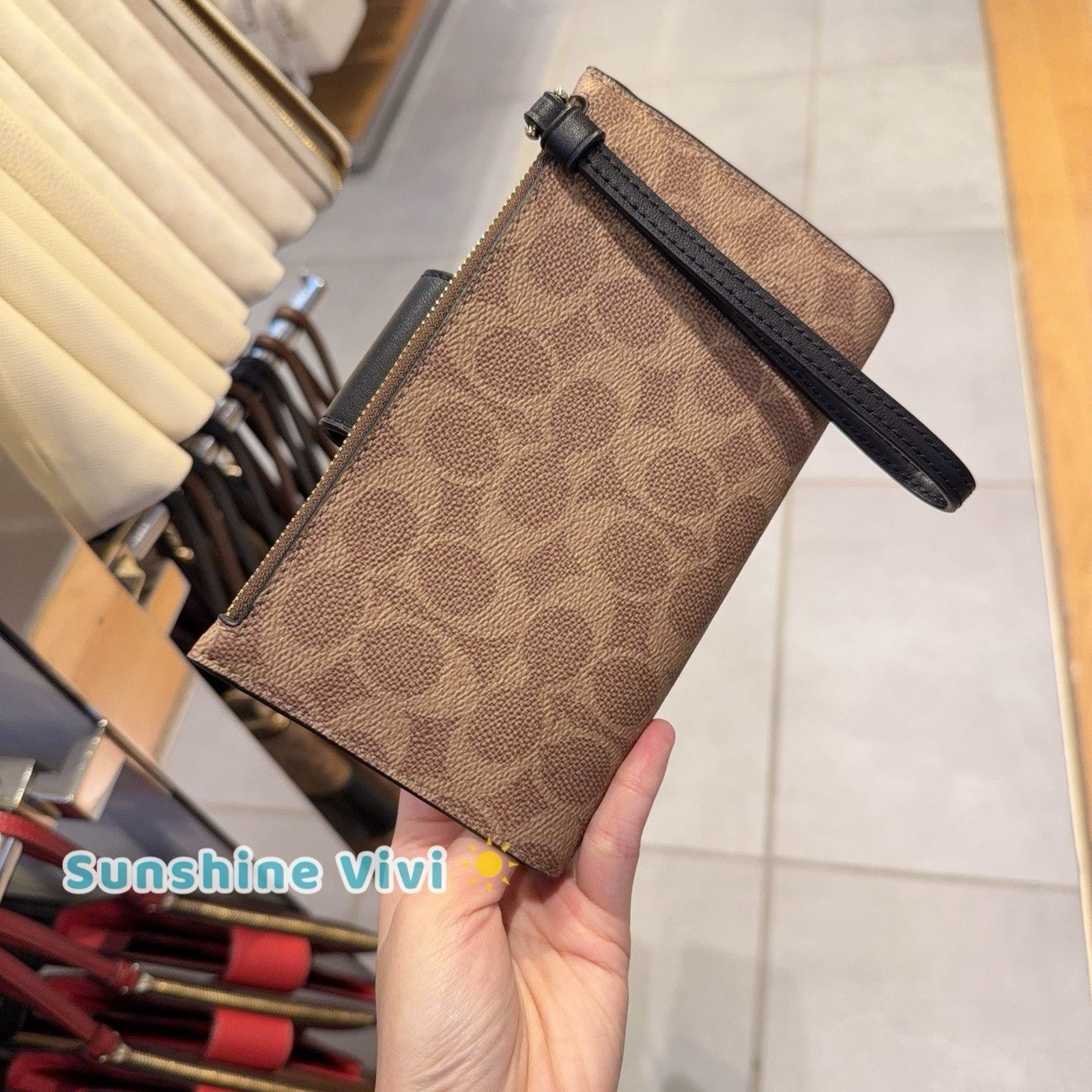 Coach NWT Coach Phone Wallet In Signature Canvas CW780 TAN/BLACK Size ONE SIZE - 5 Thumbnail