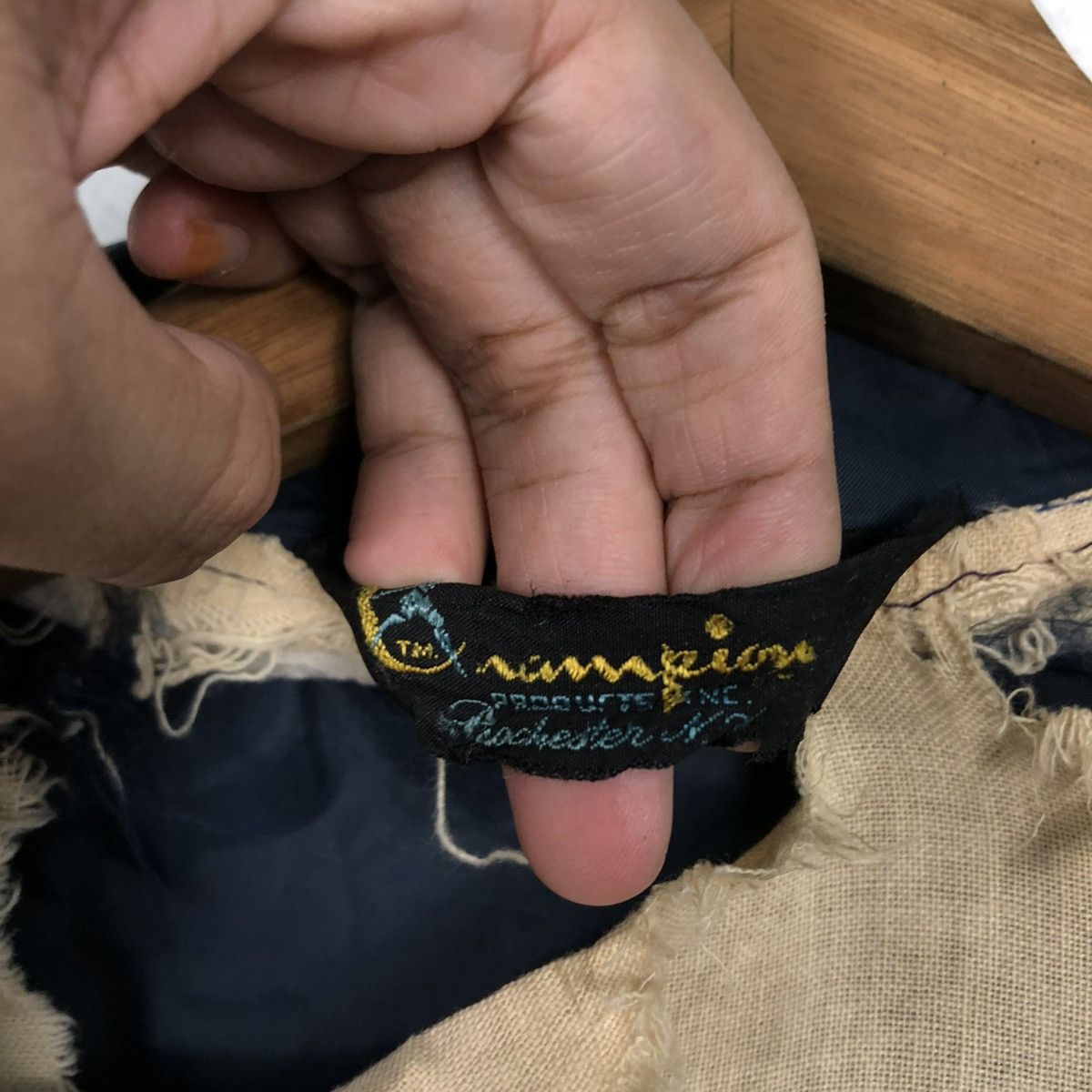Champion 🔥VINTAGE SNAP BUTTON CHAMPION RUNNING MAN BIG LOGO Size US M / EU 48-50 / 2 - 20 Thumbnail