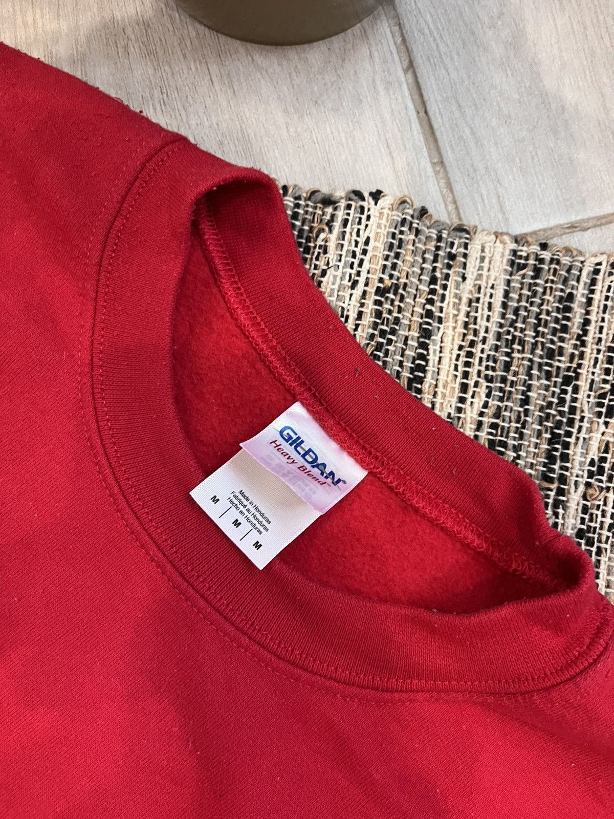 Gildan × Vintage Vintage Gilden Blank Sweatshirt red fleece loose fit Size US M / EU 48-50 / 2 - 16 Thumbnail