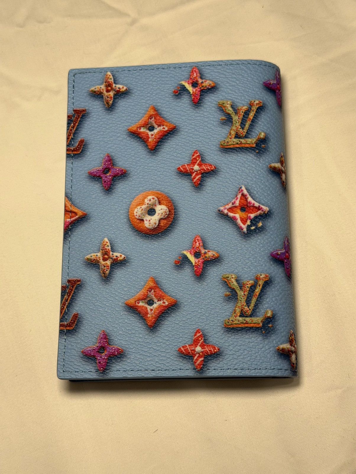 Louis Vuitton Louis Vuitton Monogram Donuts Passport Cover 100% AUTHENTIC Size ONE SIZE - 3 Thumbnail