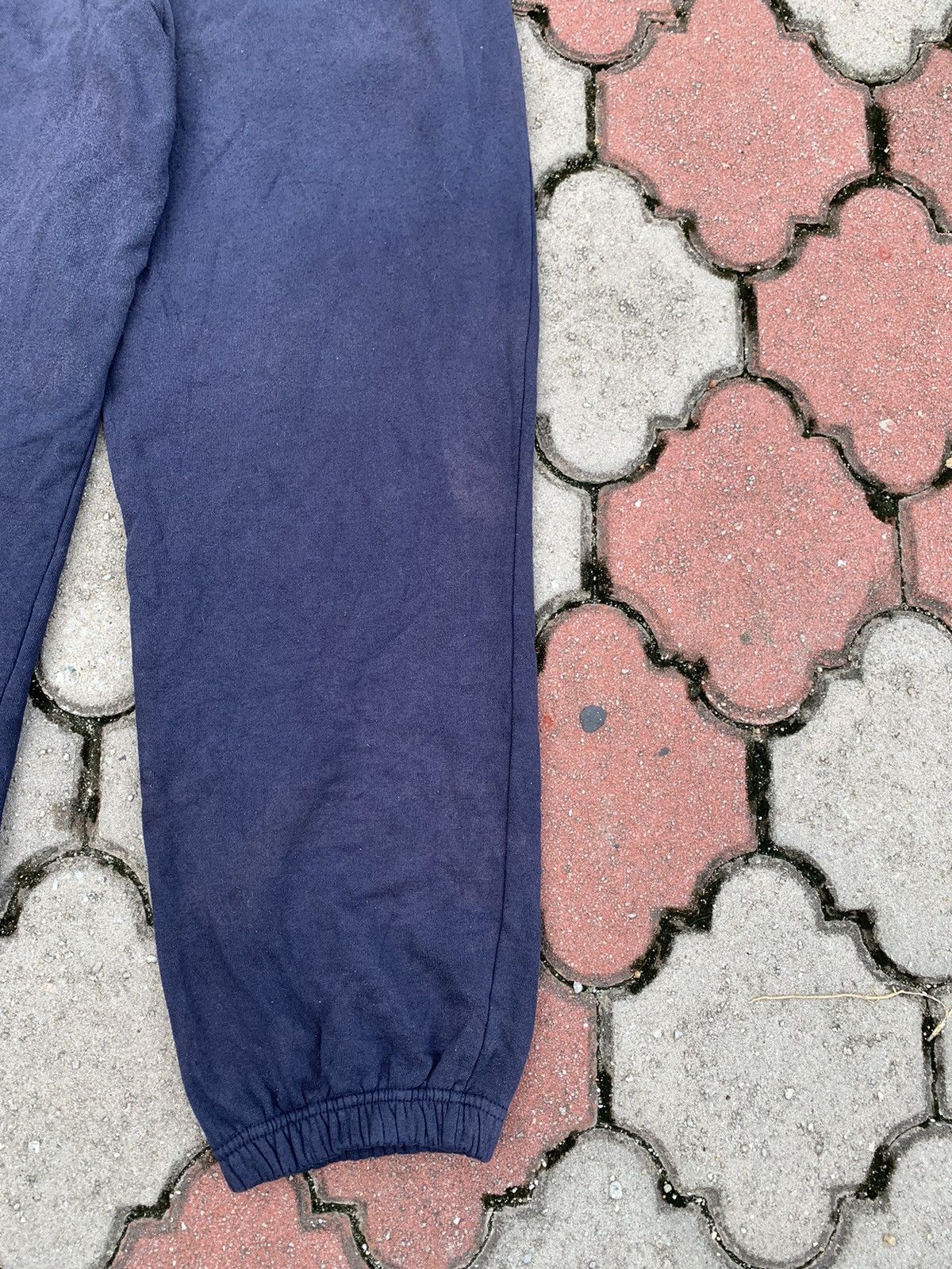 Champion Steals! Champion Small Logo Joggers Sweatpants Size US 33 - 6 Thumbnail
