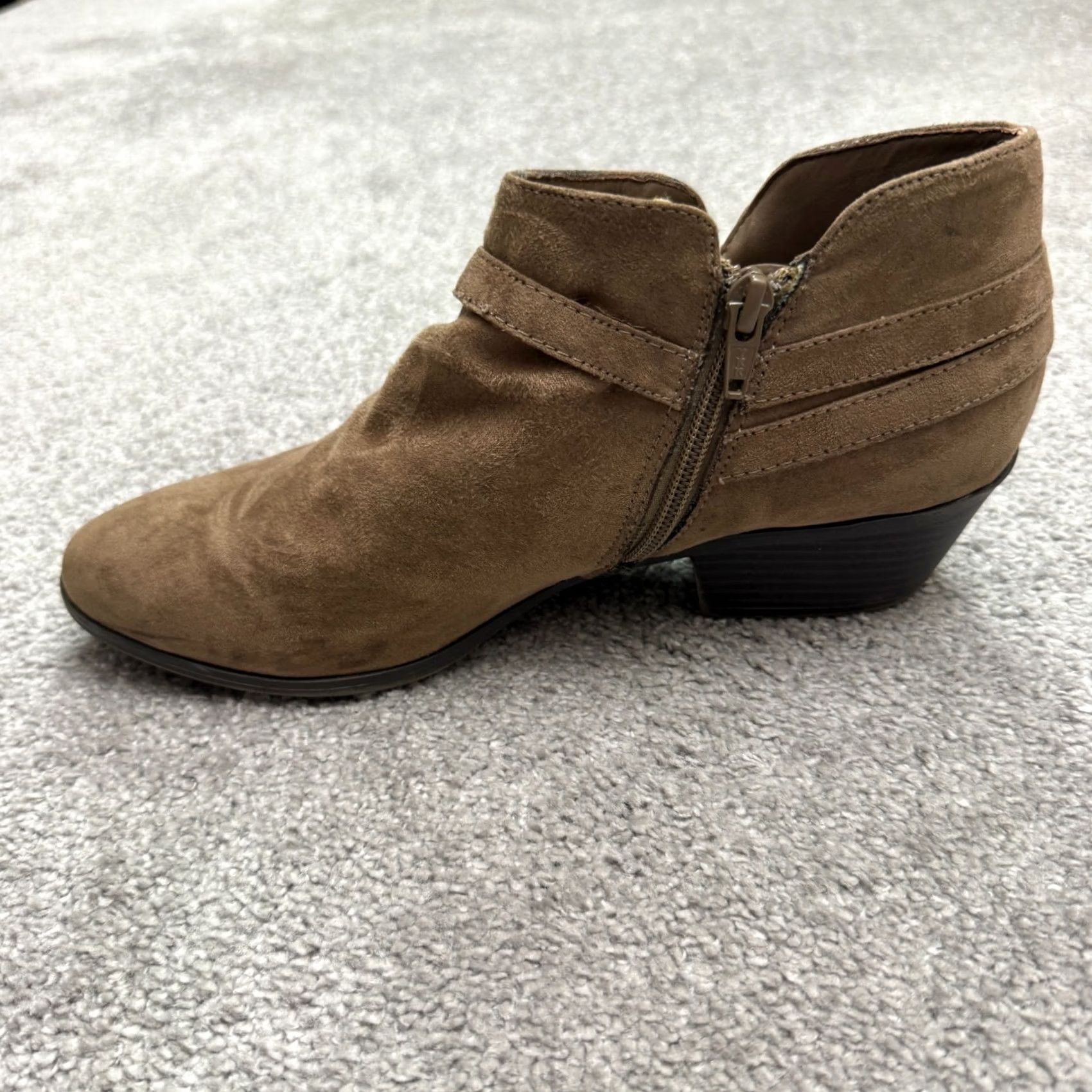 Vintage St. John's Bay Larissa Suede Ankle Boots Womens 10M Brown Buckle Side Zip Bootie Size US 10 / IT 40 - 4 Thumbnail