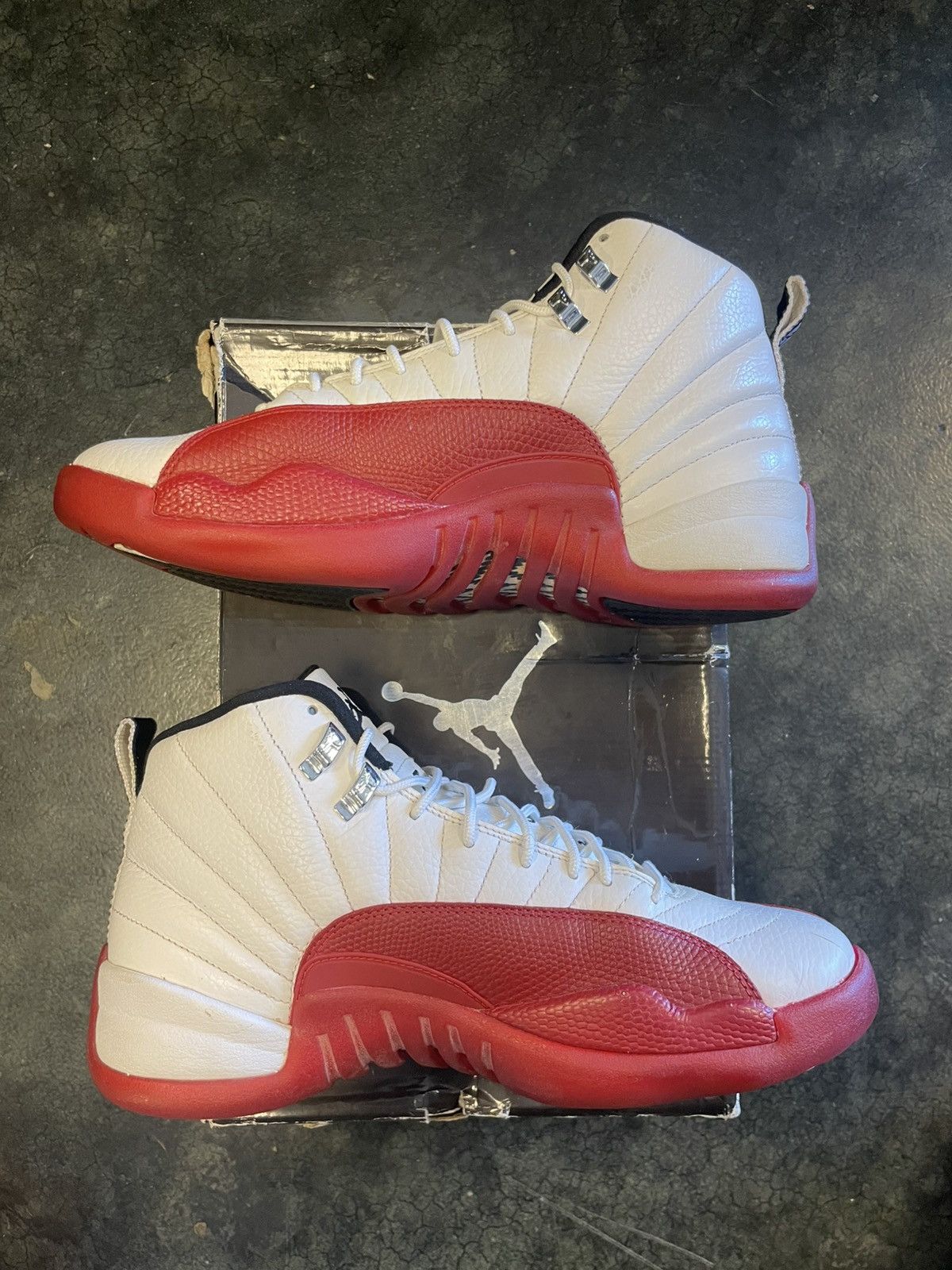 Nike Jordan 12 Cherry (2009) Size US 9.5 / EU 42-43 - 2 Thumbnail