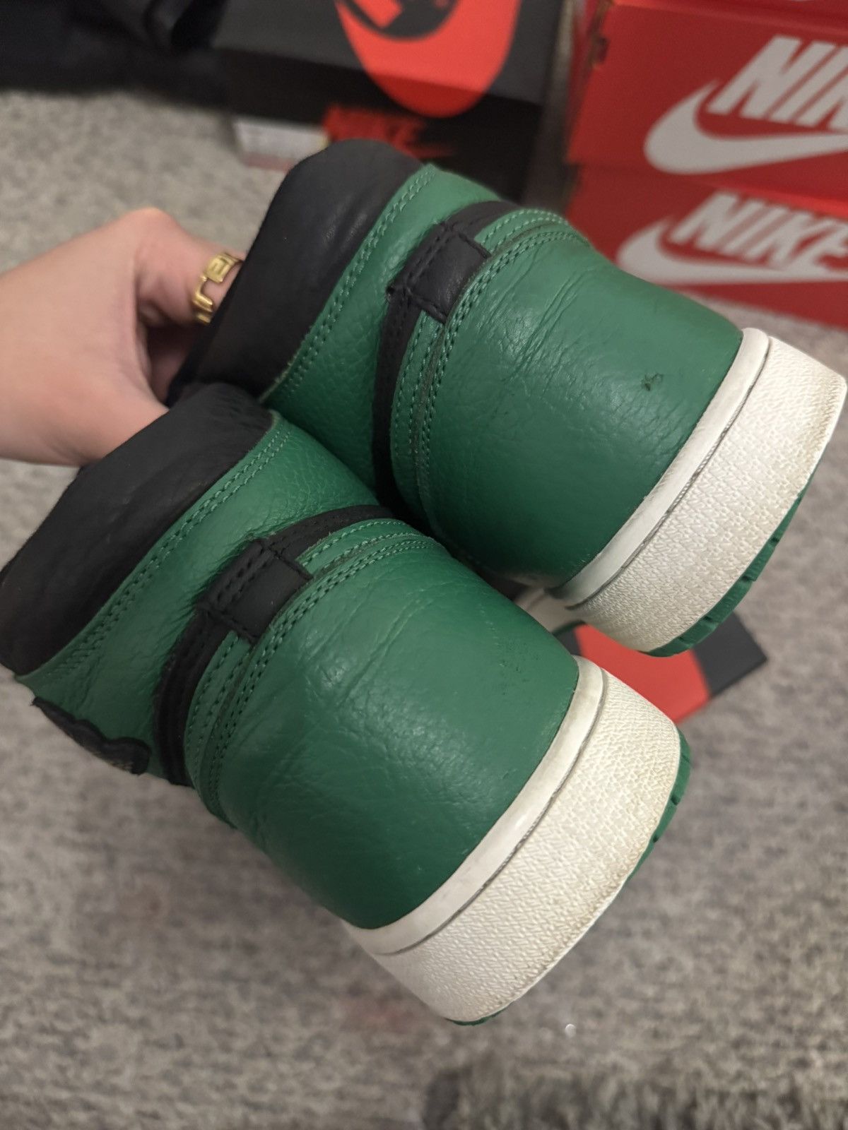 Jordan Brand × Nike Size 10 - Jordan 1 Retro High OG Pine Green 2.0 555088-030 Size US 10 / EU 43 - 6 Thumbnail