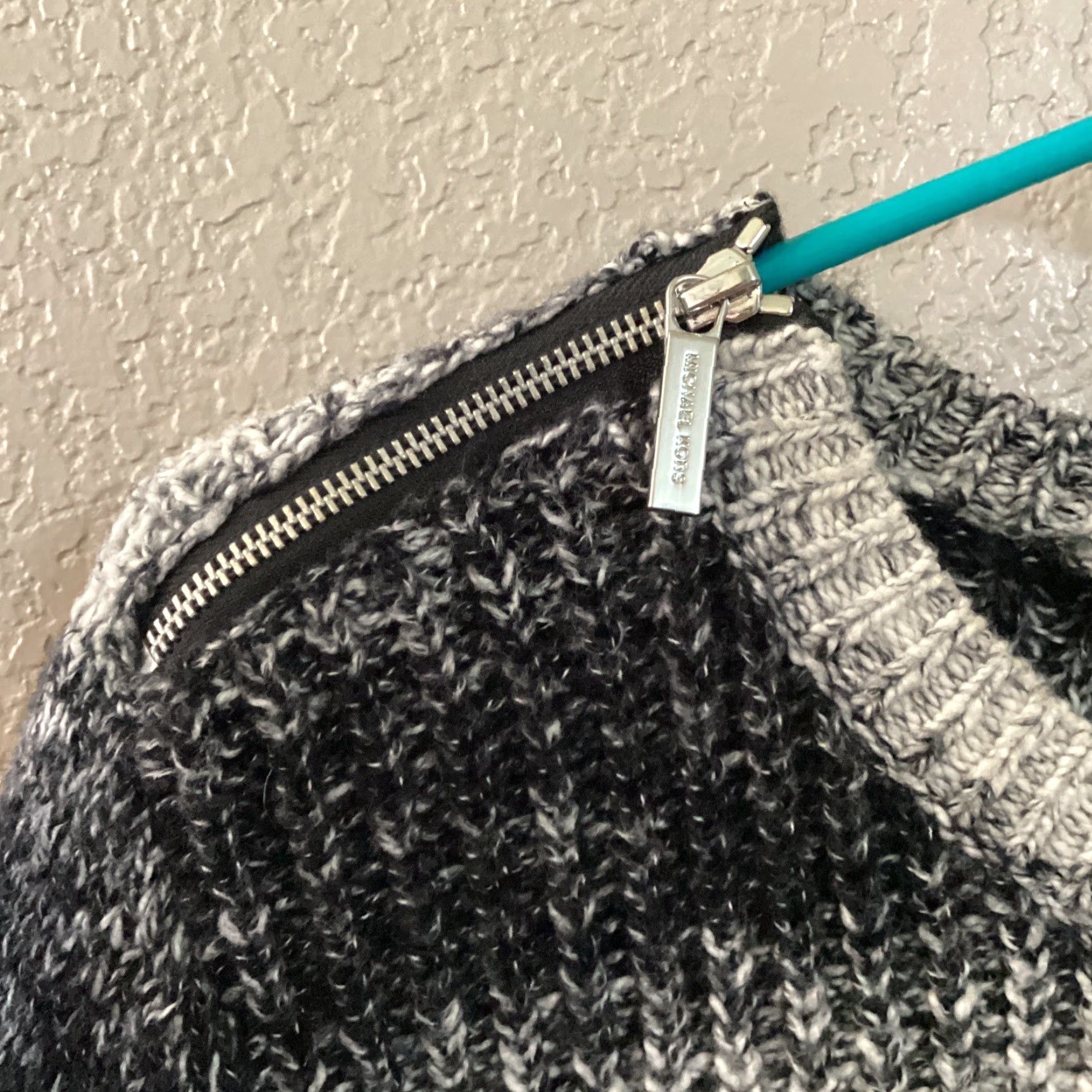 Michael Kors Michael Kors Sweater Women L Black Gray Stripes Zipper Detail Pullover Cozy Size L / US 10 / IT 46 - 4 Thumbnail