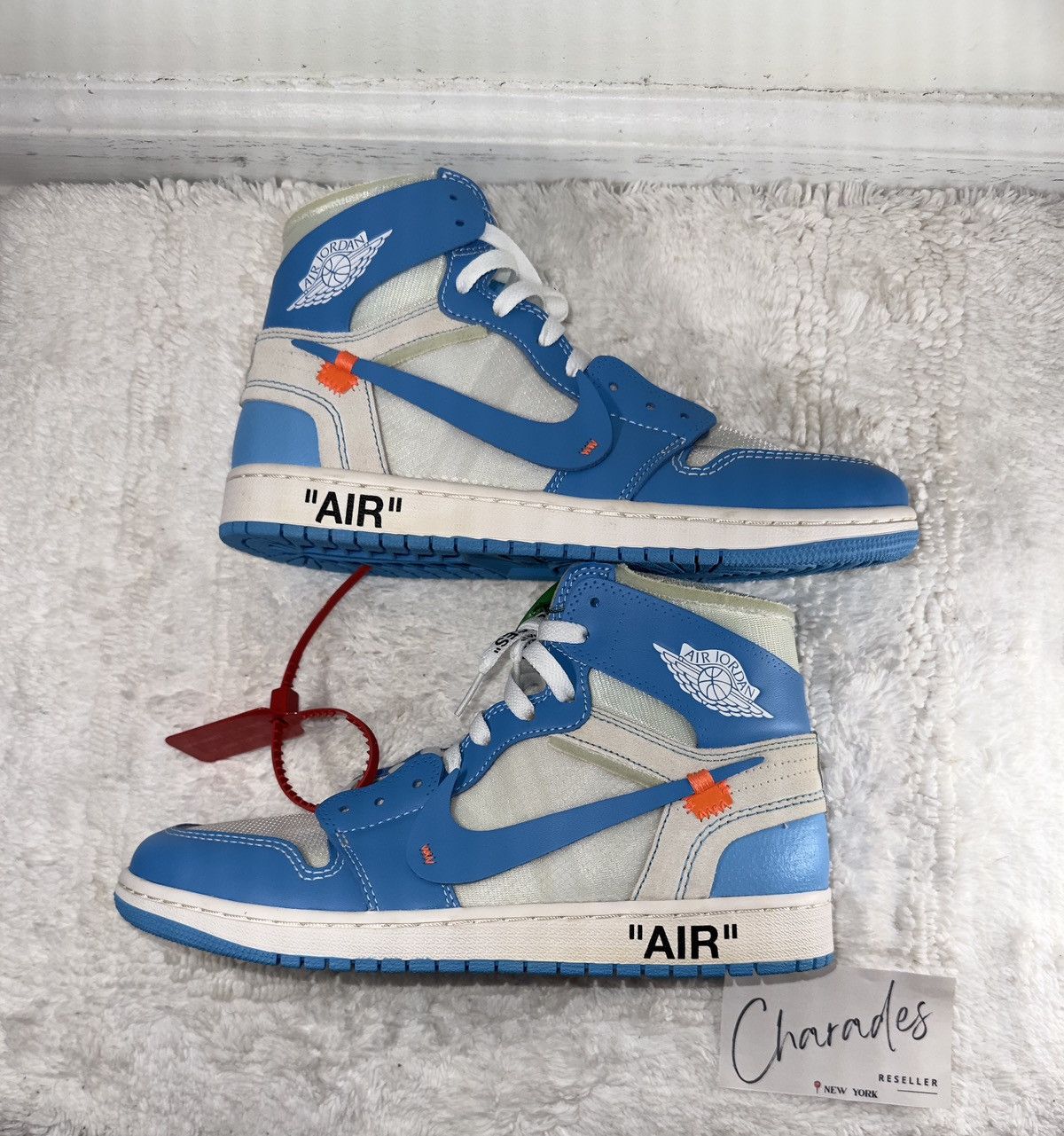 Jordan Brand × Nike × Off-White Jordan 1 Retro High Off-White University Blue Size US 9.5 / EU 42-43 - 2 Thumbnail