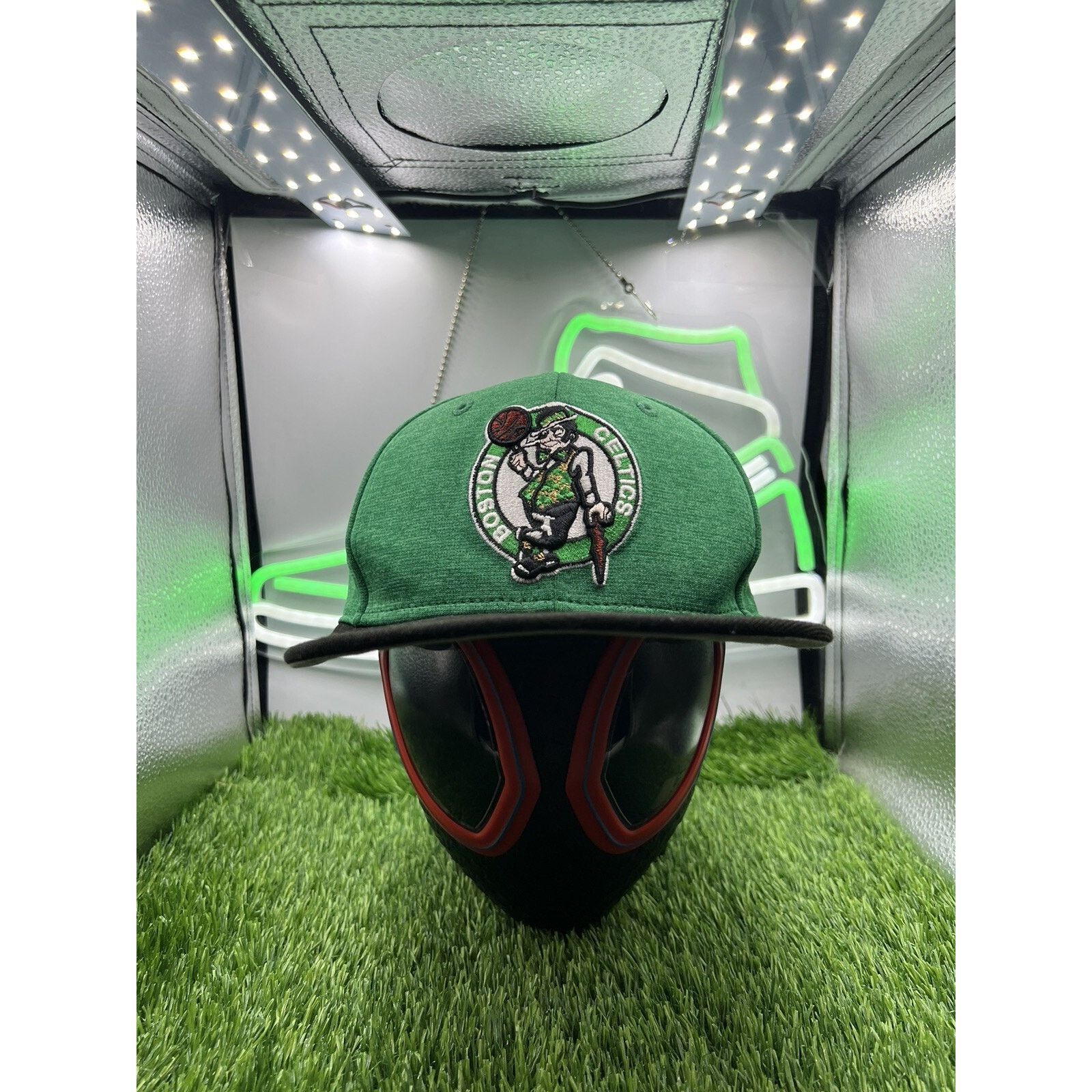 New Era New Era Boston Celtics 9FIFTY Adjustable Snapback Hat Size 36 - 1 Thumbnail