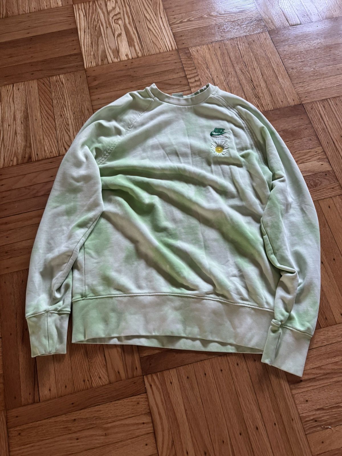Nike Mens Nike Tie Dye Flowers crewneck sweatshirt flower green Size US L / EU 52-54 / 3 - 1 Thumbnail