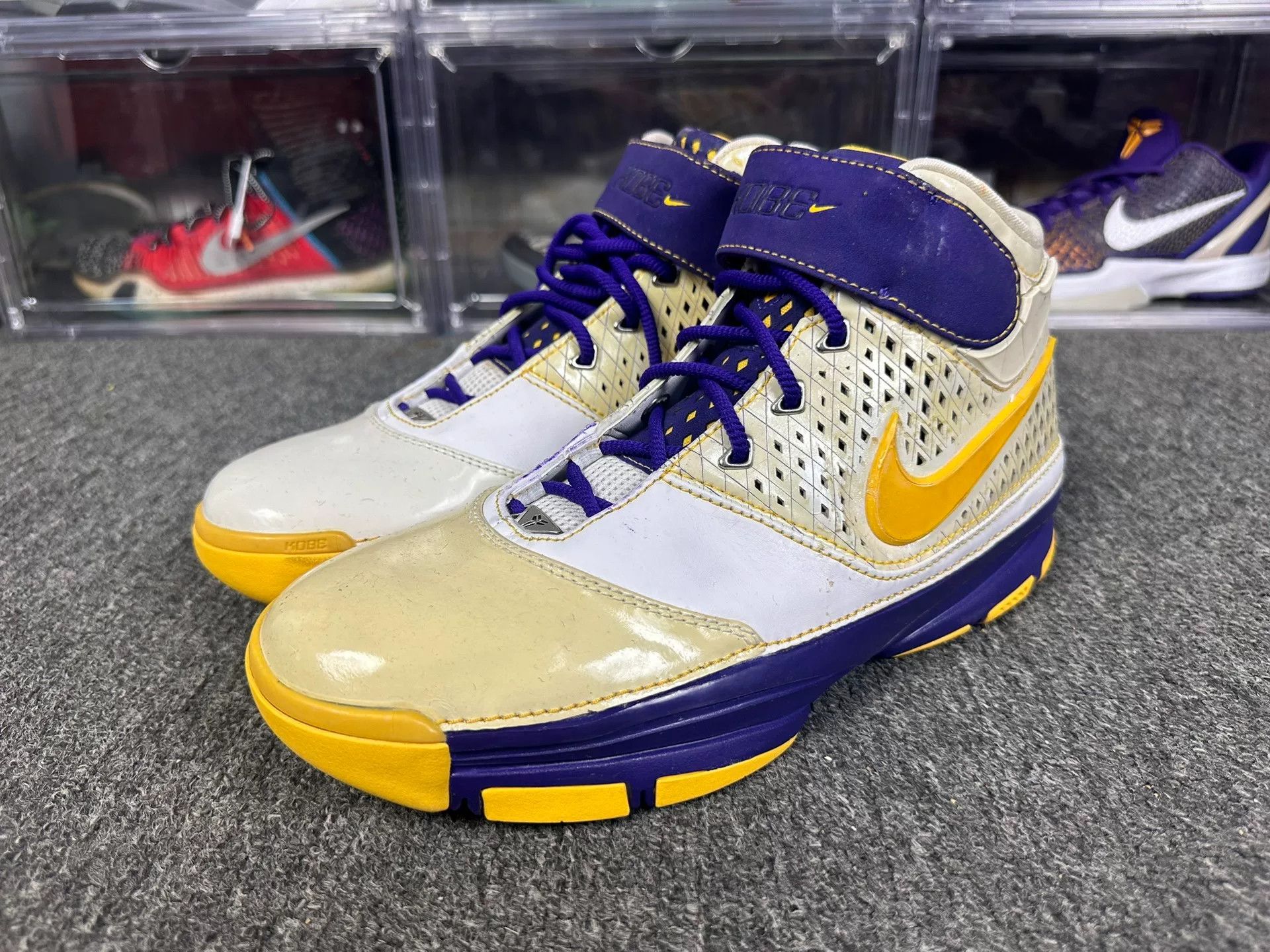 Nike Nike KOBE Purple Lowtop Sneakers 9 Men Size US 9 / EU 42 - 1 Thumbnail