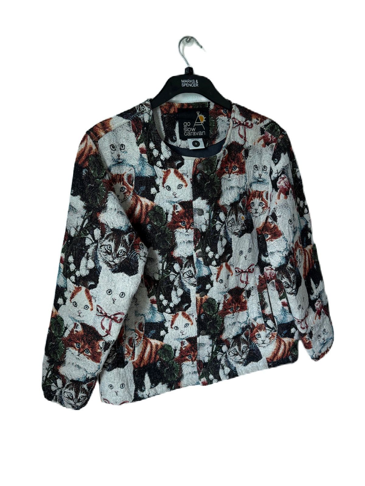go slow caravan GO SLOW CARAVAN UNDER THE SUN CAT OVERPRINT JACKET ARCTERYX Size US M / EU 48-50 / 2 - 3 Thumbnail