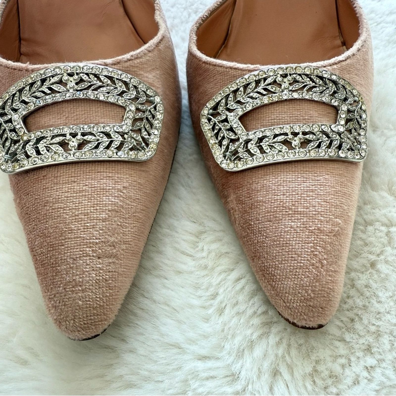 Manolo Blahnik Manolo Blahnik RARE velvet high heels shoes 38.5 EU Size US 8.5 / IT 38.5 - 4 Thumbnail