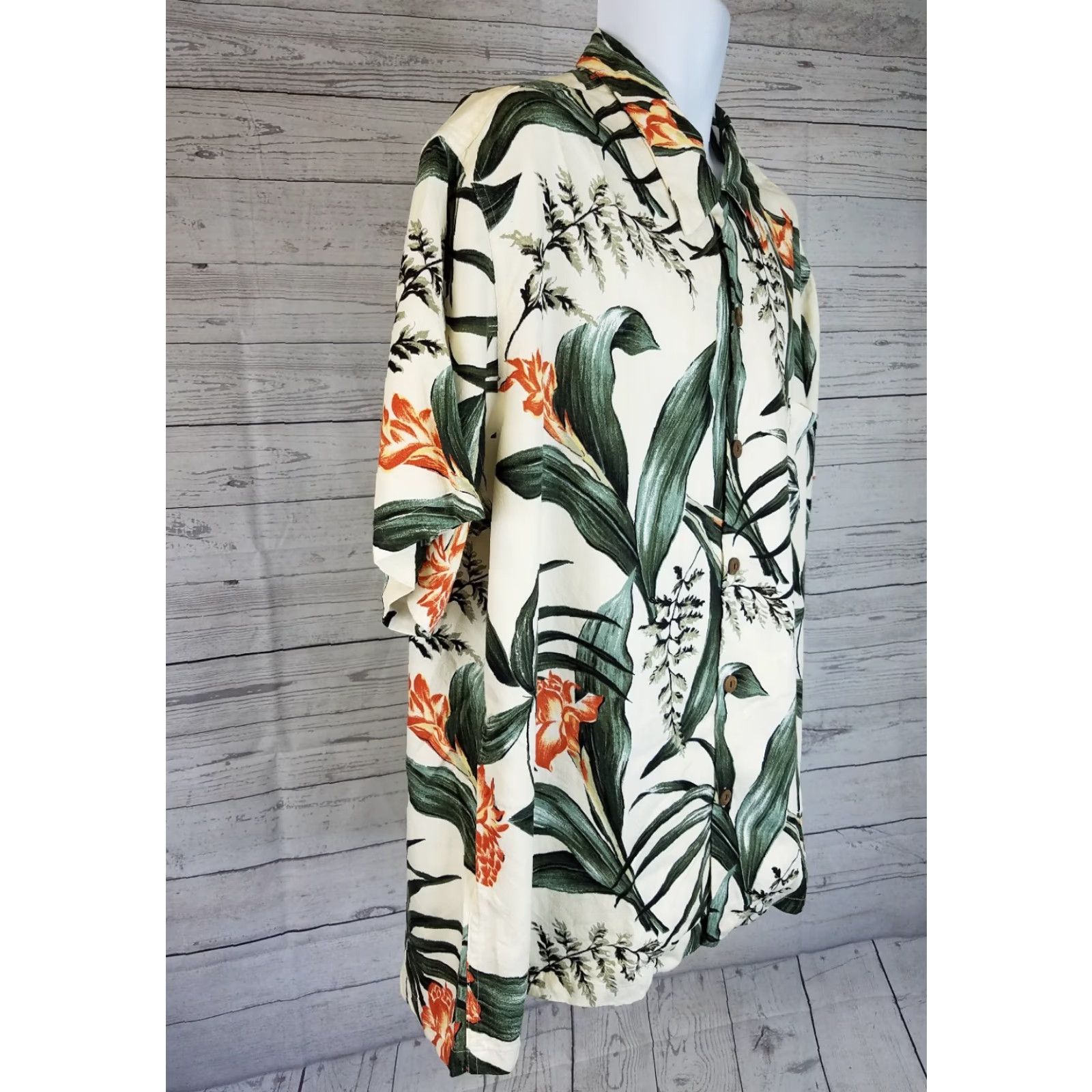 Vintage Coconut Shell Mens Hawaiian Shirt XL Ivory Floral Leaf Print Rayon Button-Up Short Sleeve Collared Navy Hawaiian Theme Mens Size US XL / EU 56 / 4 - 3 Thumbnail