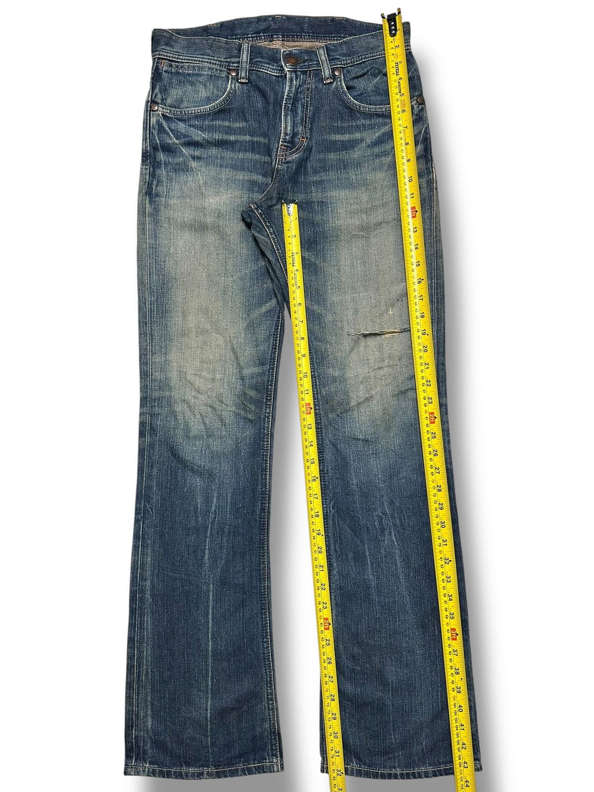 Wrangler Wrangler Vintage Rare Drop Design With Flare and Faded Wash Size US 31 - 14 Thumbnail