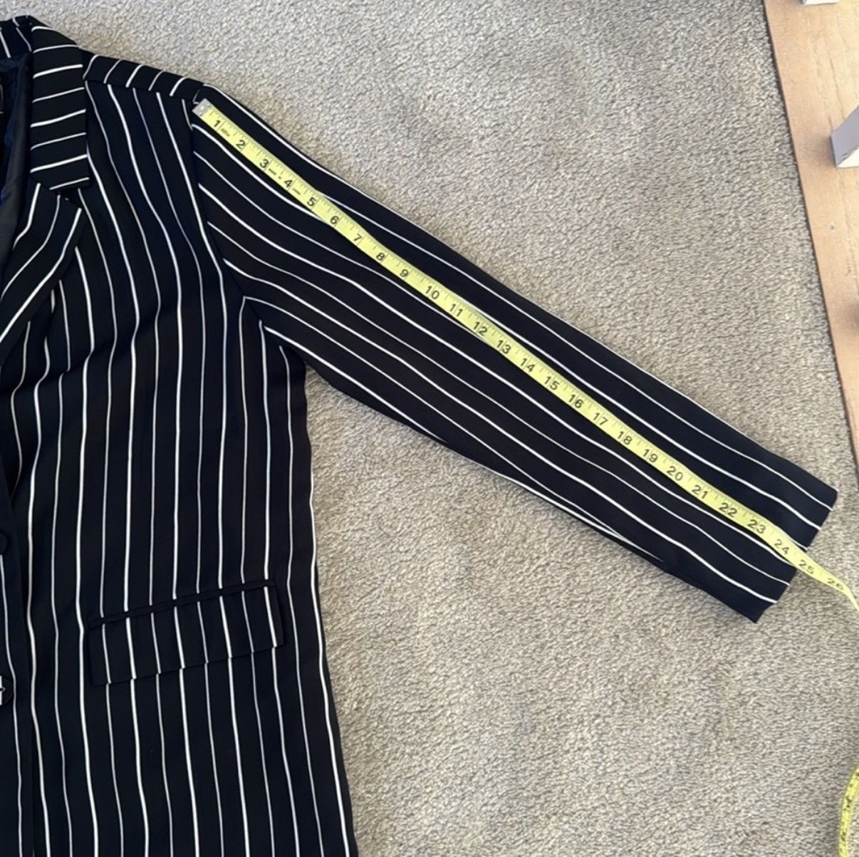 Forever 21 Forever 21 Women’s Black & White Striped Blazer Size Large Size L / US 10 / IT 46 - 8 Thumbnail