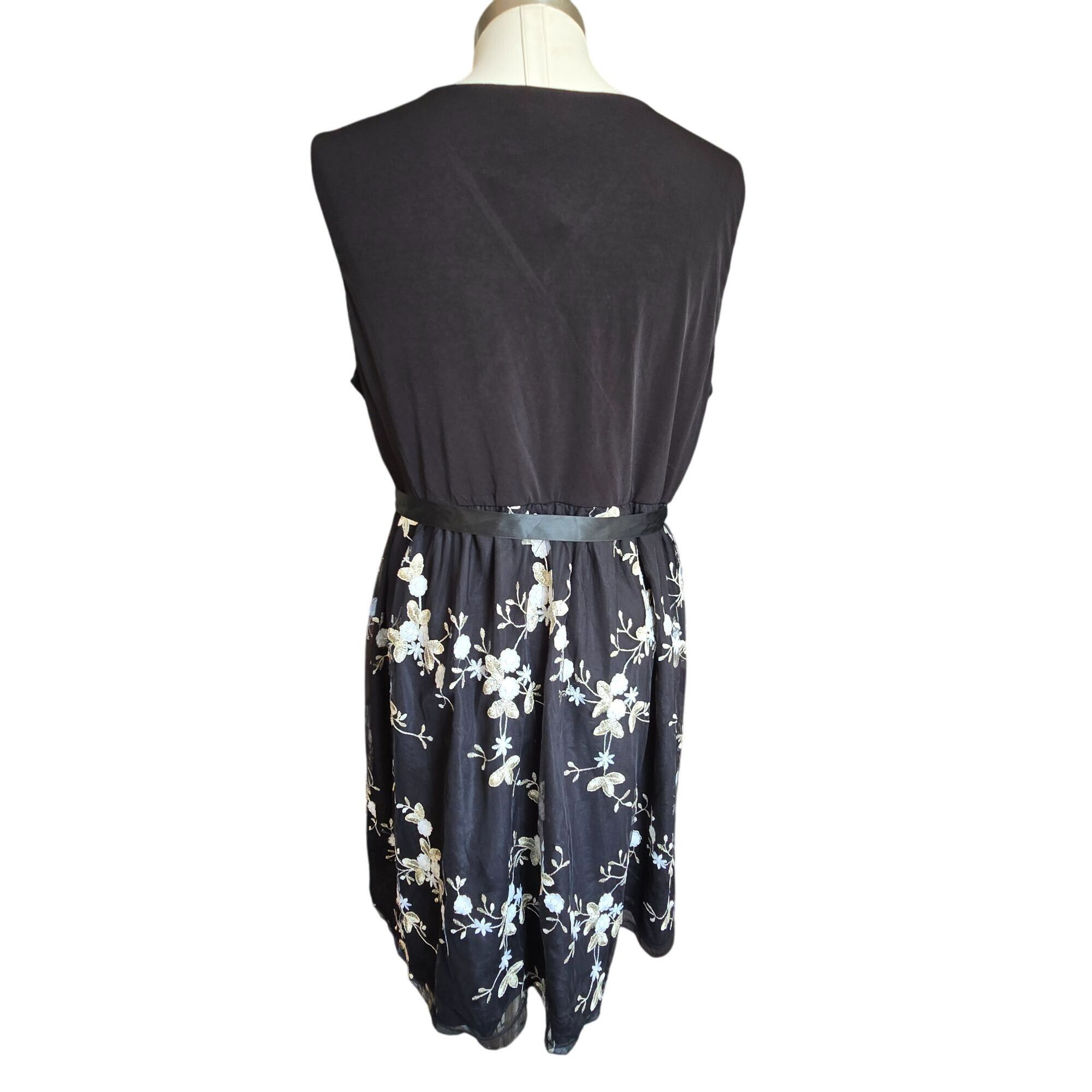 Other Womens Black Floral Sleeveless Wrap Dress 2X With Tie Waist Size XXL / US 16-18 / IT 52-54 - 3 Thumbnail