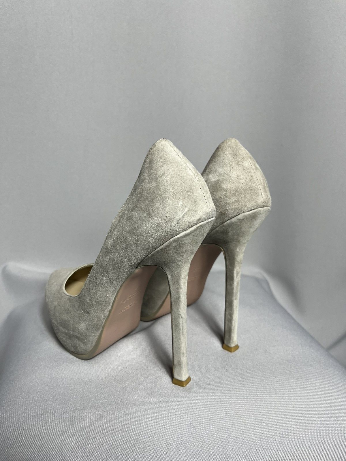 Yves Saint Laurent Yves Saint Laurent Tribute Tribtoo grey Suede Platform YSL Size US 7 / IT 37 - 5 Thumbnail