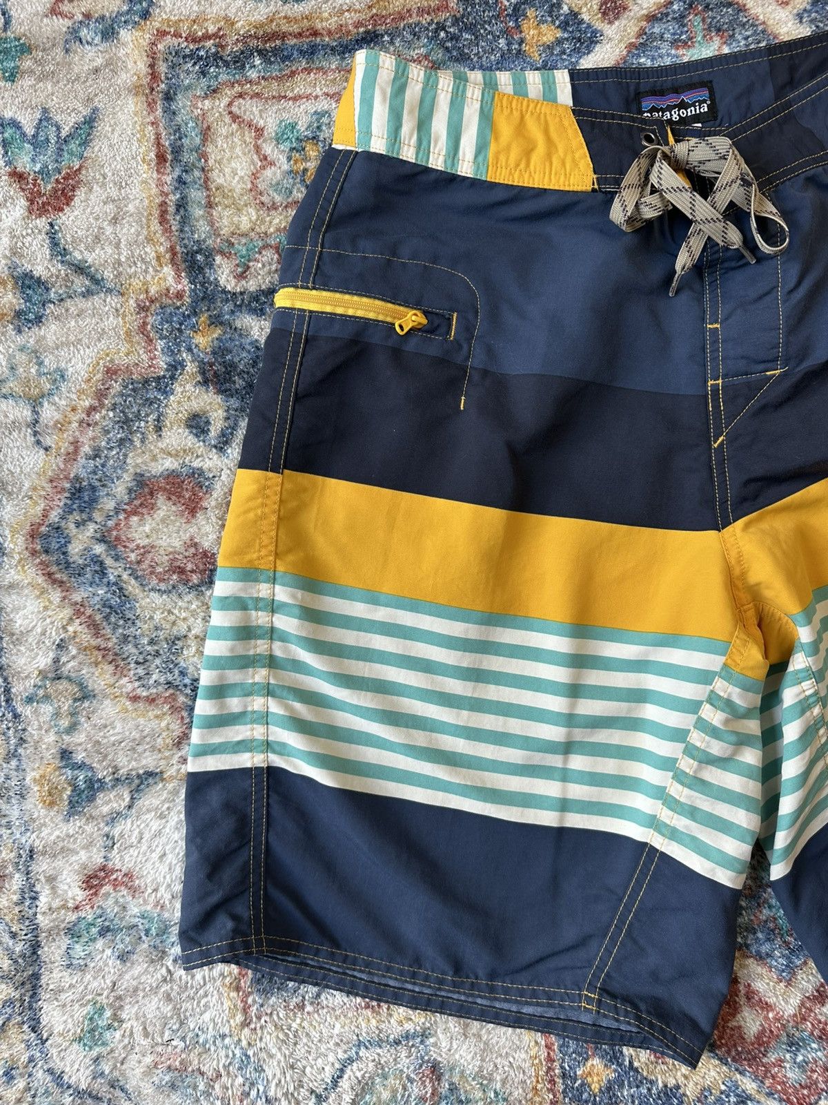 Patagonia Patagonia Colour Blocked Board Shorts Size 29 Size US 28 / EU 44 - 4 Thumbnail