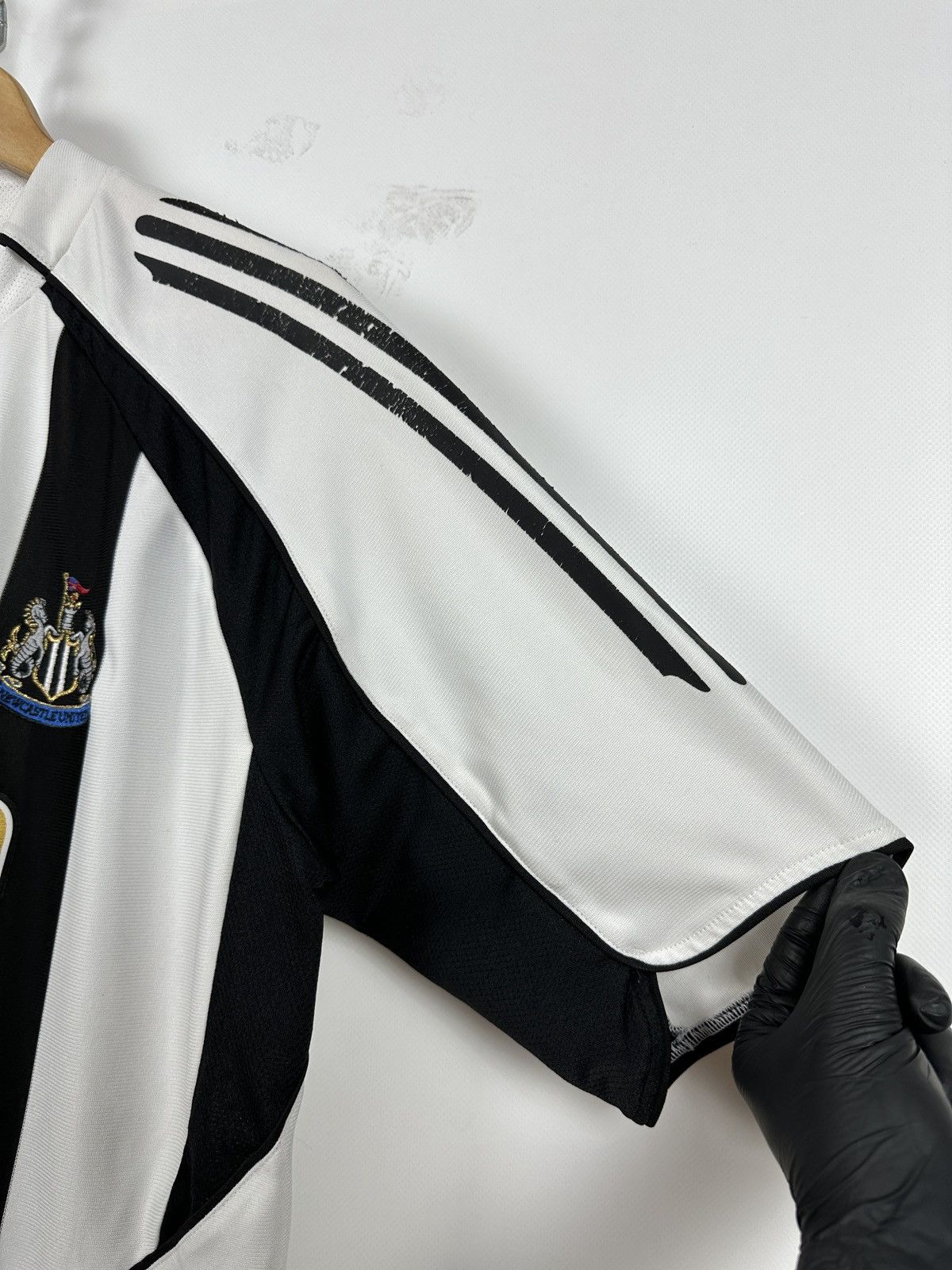 Adidas 2005/07 Adidas Newcastle United Vintage Soccer Jersey Size US L / EU 52-54 / 3 - 11 Thumbnail