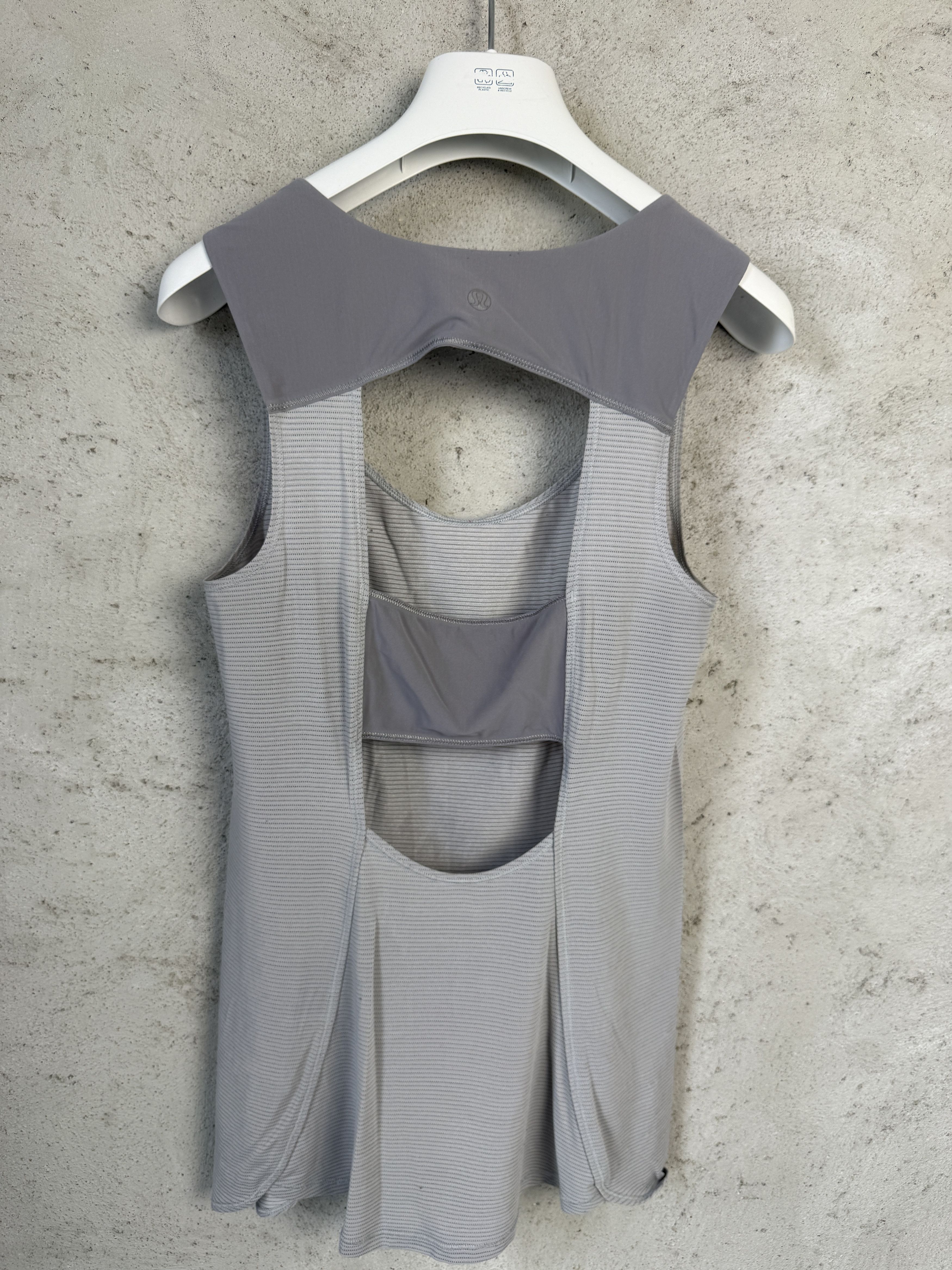 Lululemon Lululemon Run Righteous tank top t-shirt tee sport Size M / US 6-8 / IT 42-44 - 1 Thumbnail