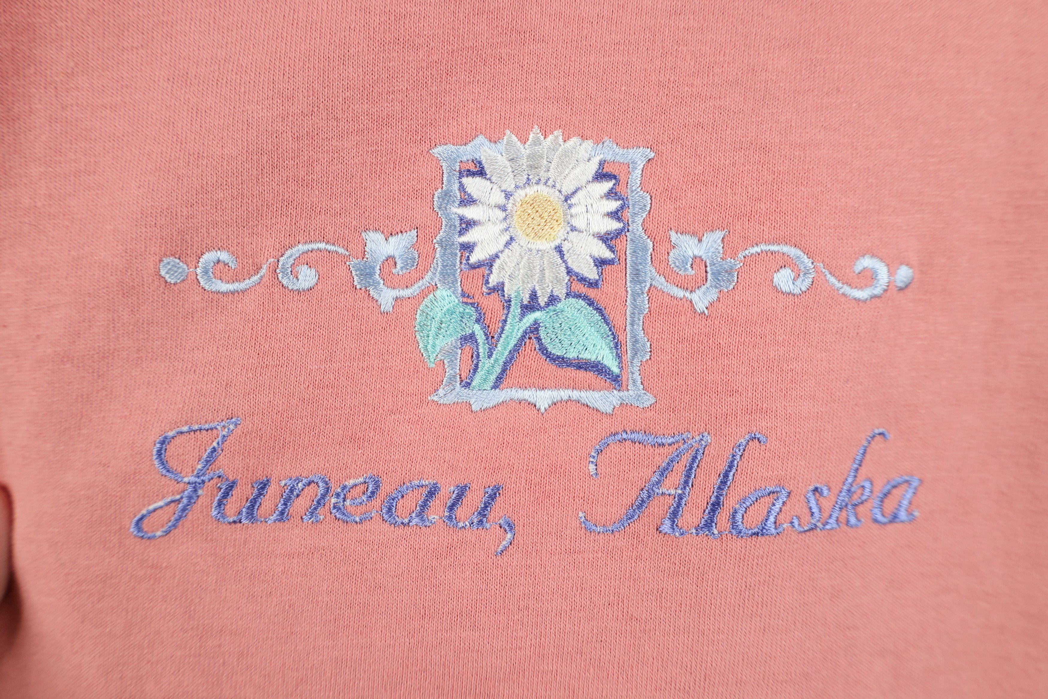 Vintage Vintage 90s Streetwear Alaska Flower Baggy Fit T-Shirt Pink Size XL / US 12-14 / IT 48-50 - 4 Thumbnail