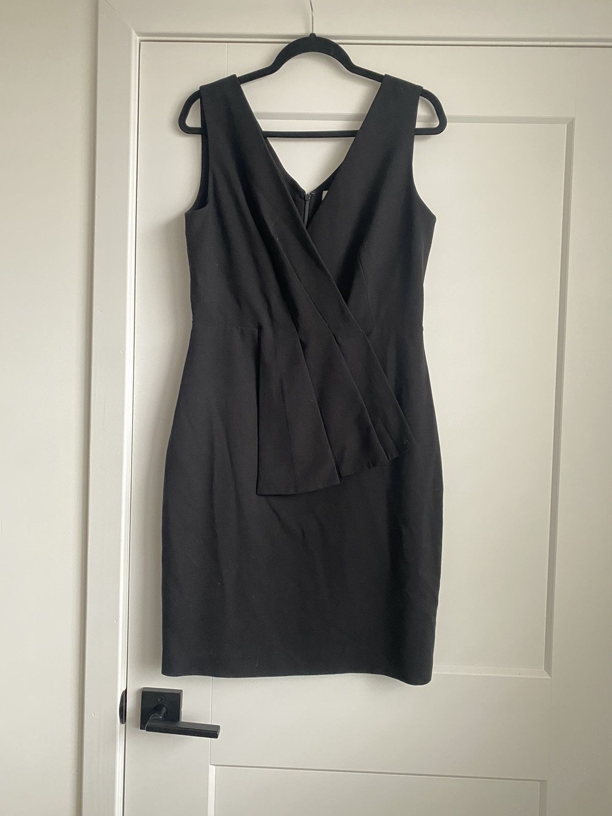 Calvin Klein Calvin Klein V-Neck Sheath Dress Black Size 10 Size L / US 10 / IT 46 - 1 Thumbnail