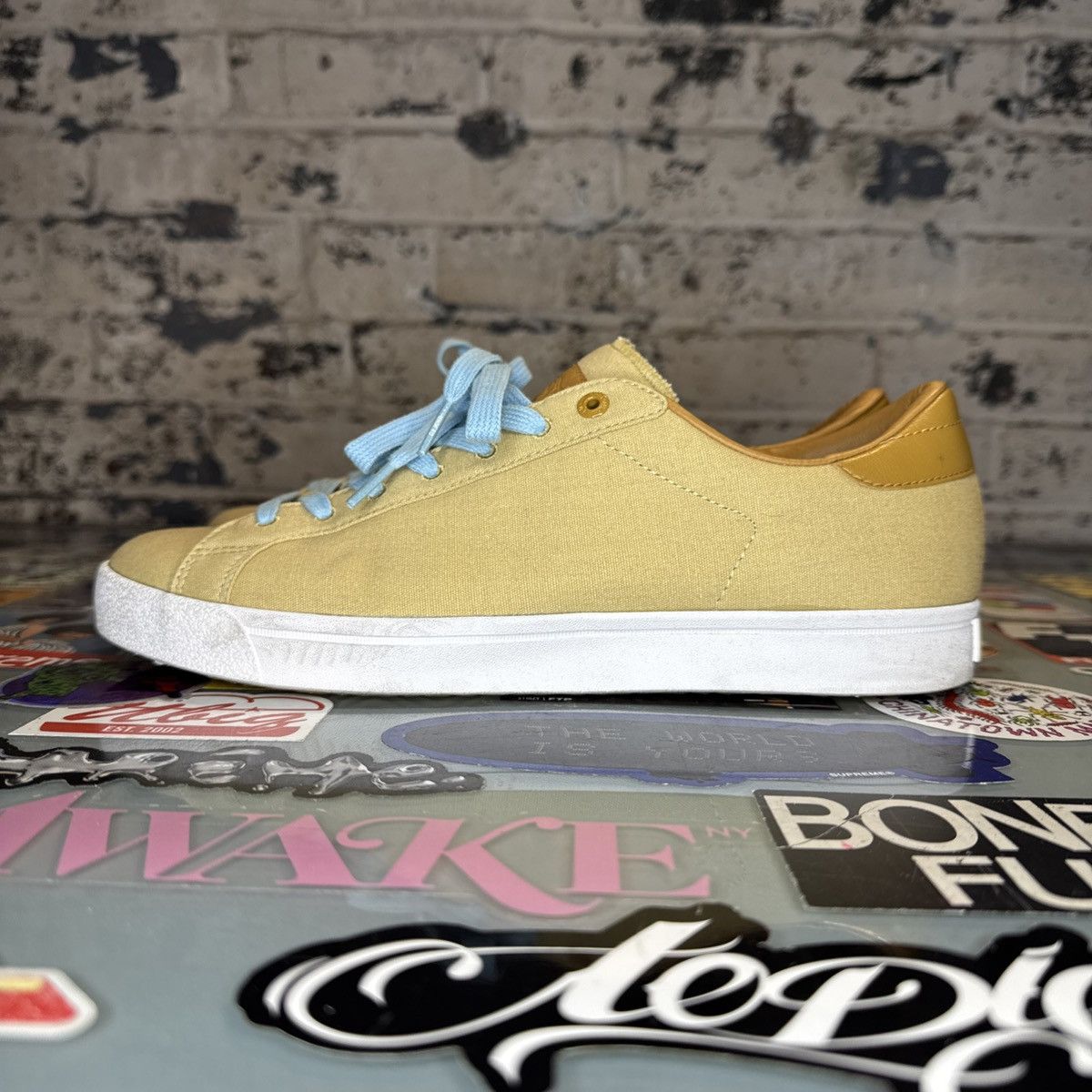 Adidas × Undefeated Adidas Rod Laver VIN UNDFTD Consortium Sand Sz 9.5 Size US 9.5 / EU 42-43 - 1 Thumbnail