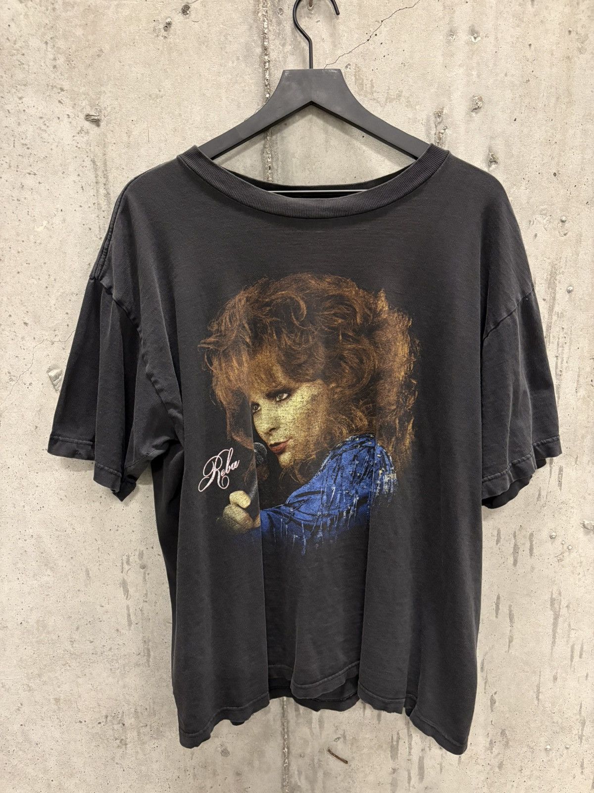 Band Tees Vintage Reba Shirt Faded Distressed Grunge Band Boxy Size US XL / EU 56 / 4 - 1 Thumbnail