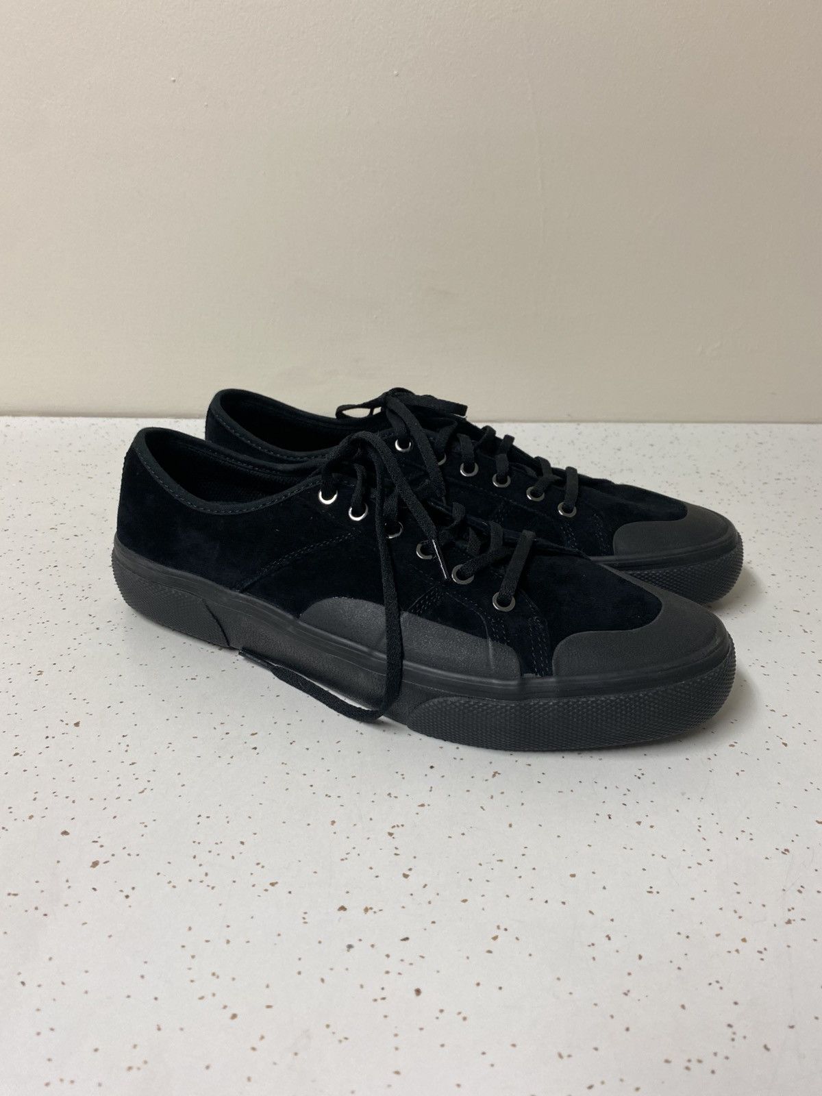 Globe Skate Shoes Surplus All Black Sneakers Y2K