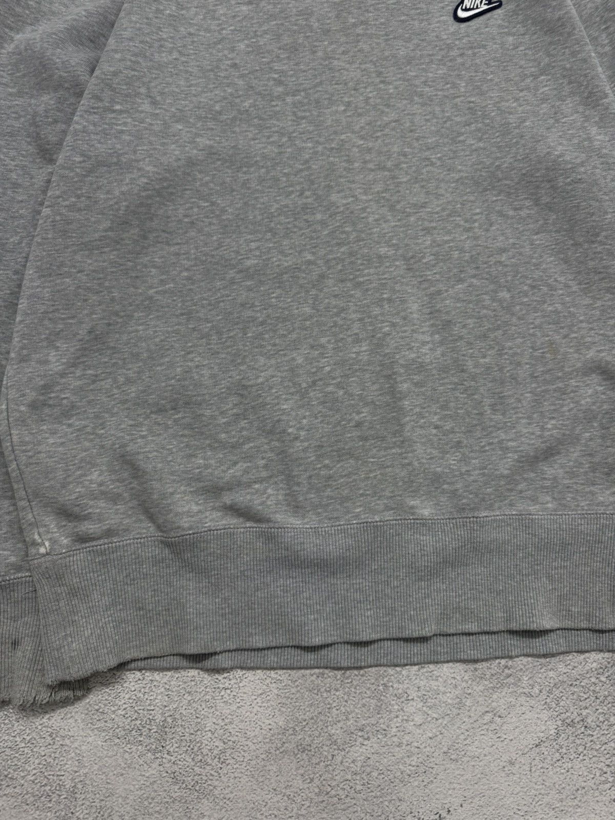 Nike Vintage Y2k Nike 🤍 Mini Logo Sweatshirt 00’s Size US M / EU 48-50 / 2 - 7 Thumbnail